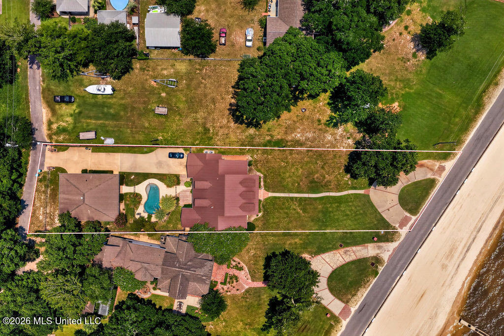 435 E Beach Drive Property Photo 181