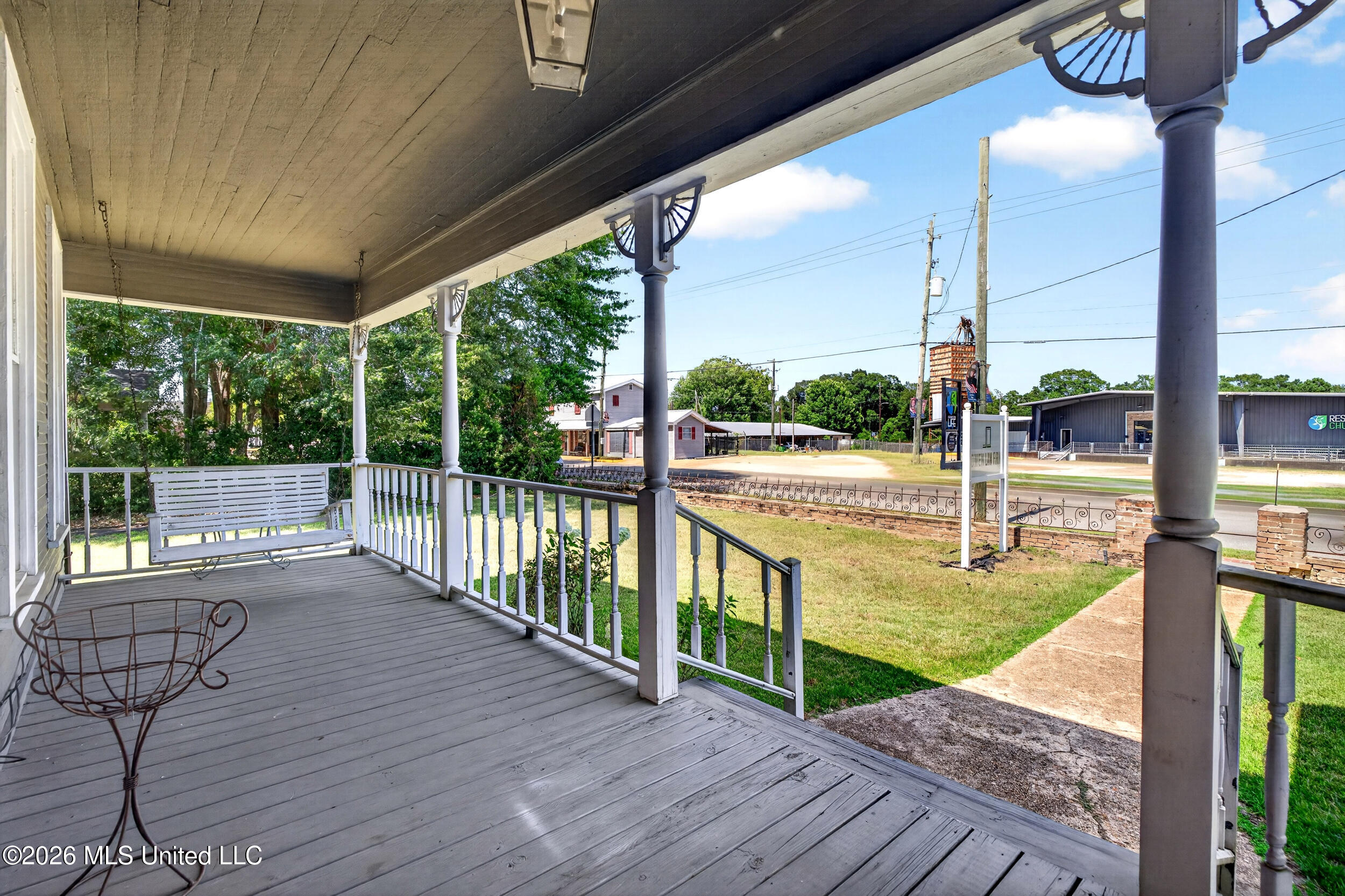 710 S Main Street Property Photo 14