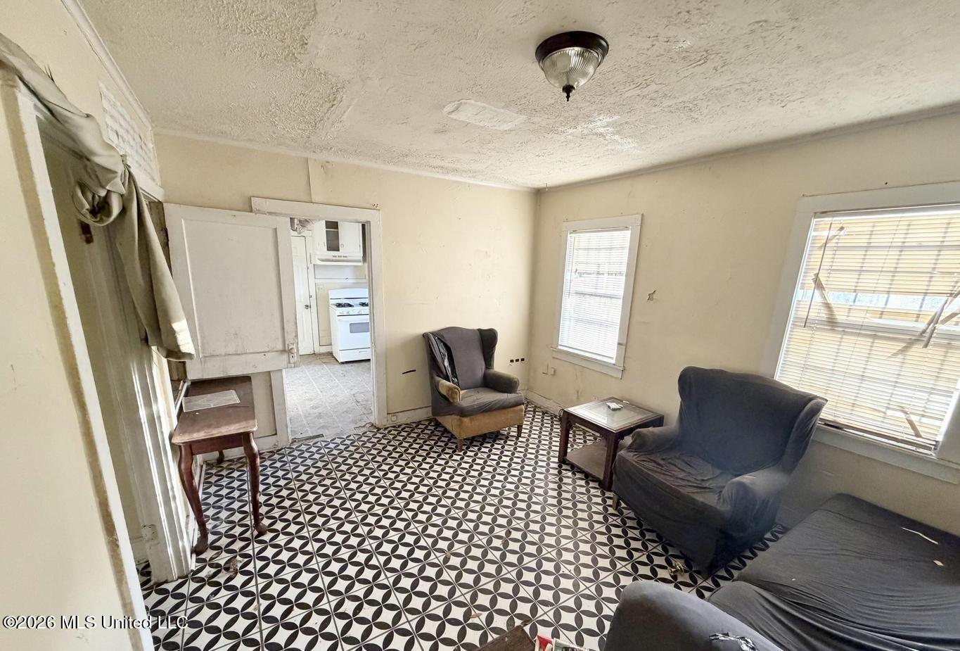 4210 Chennault Avenue Property Photo 2