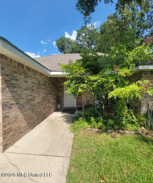 710 S Hill Court Property Photo 2
