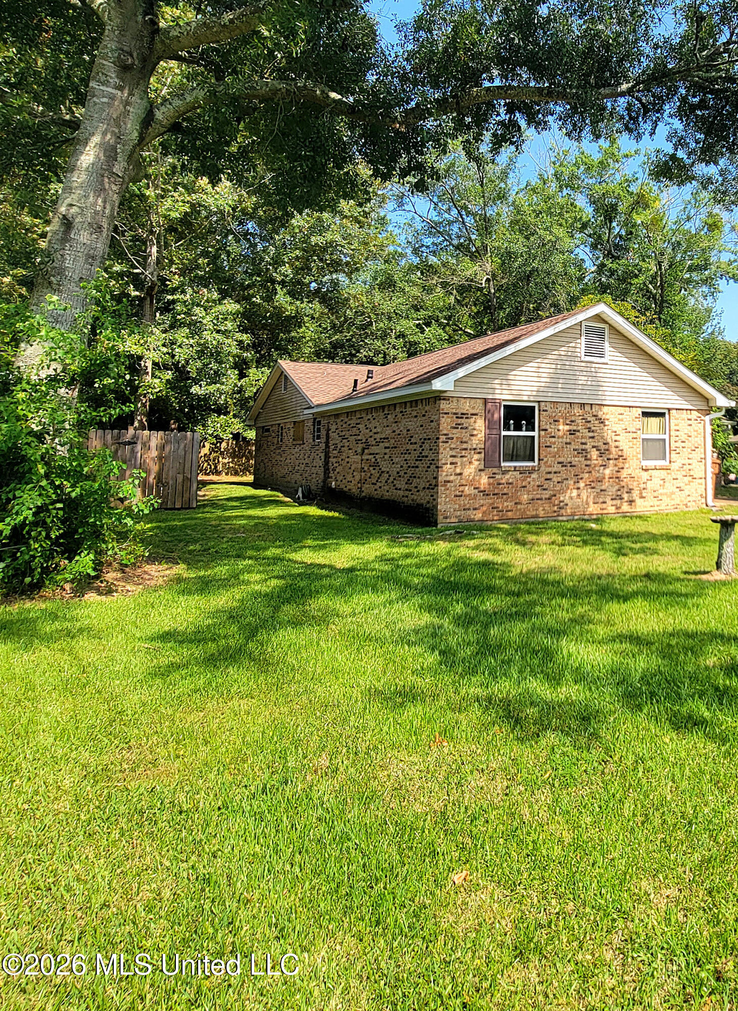 710 S Hill Court Property Photo 11