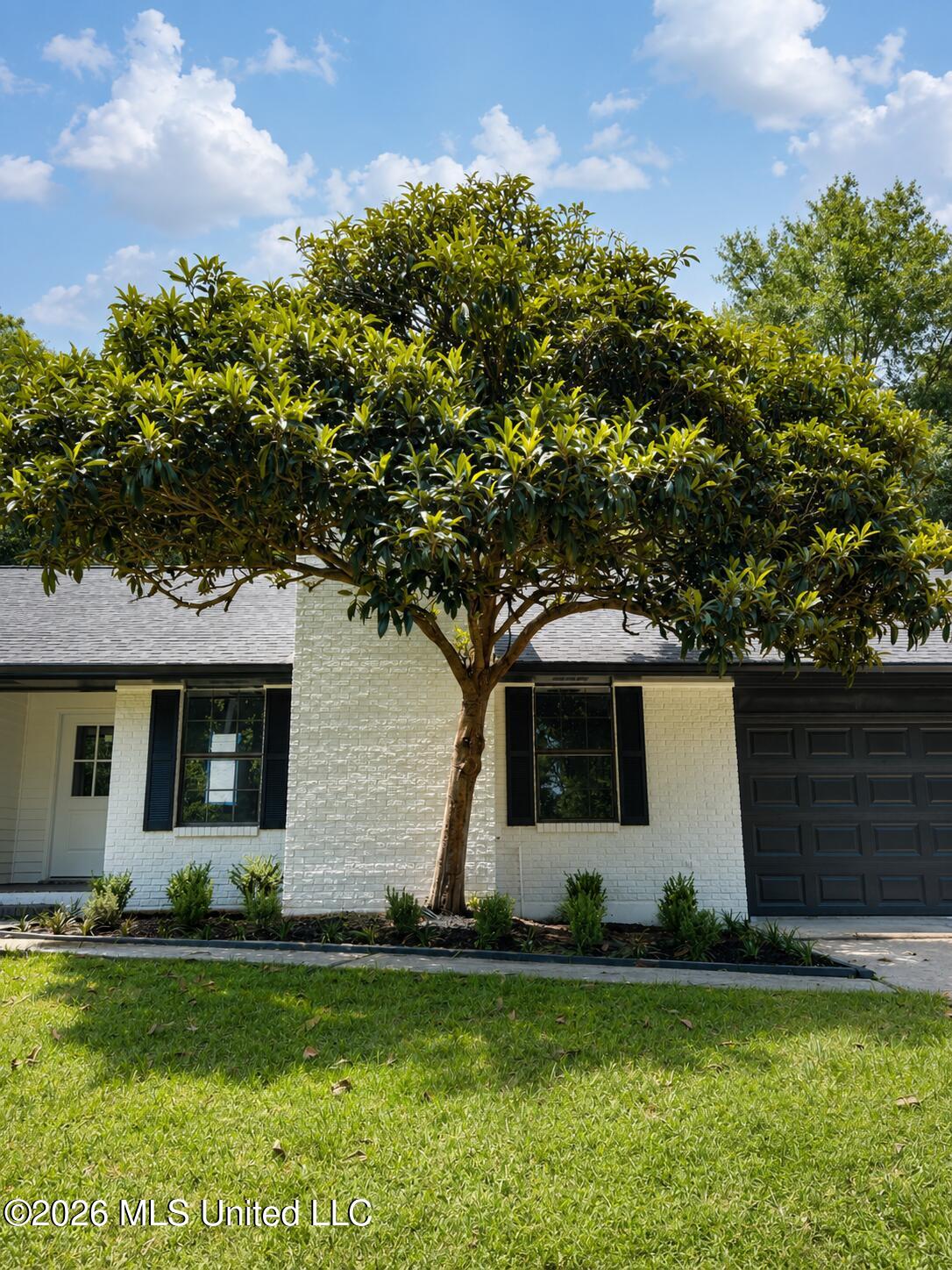 5615 Ahekolo Circle Property Photo 2