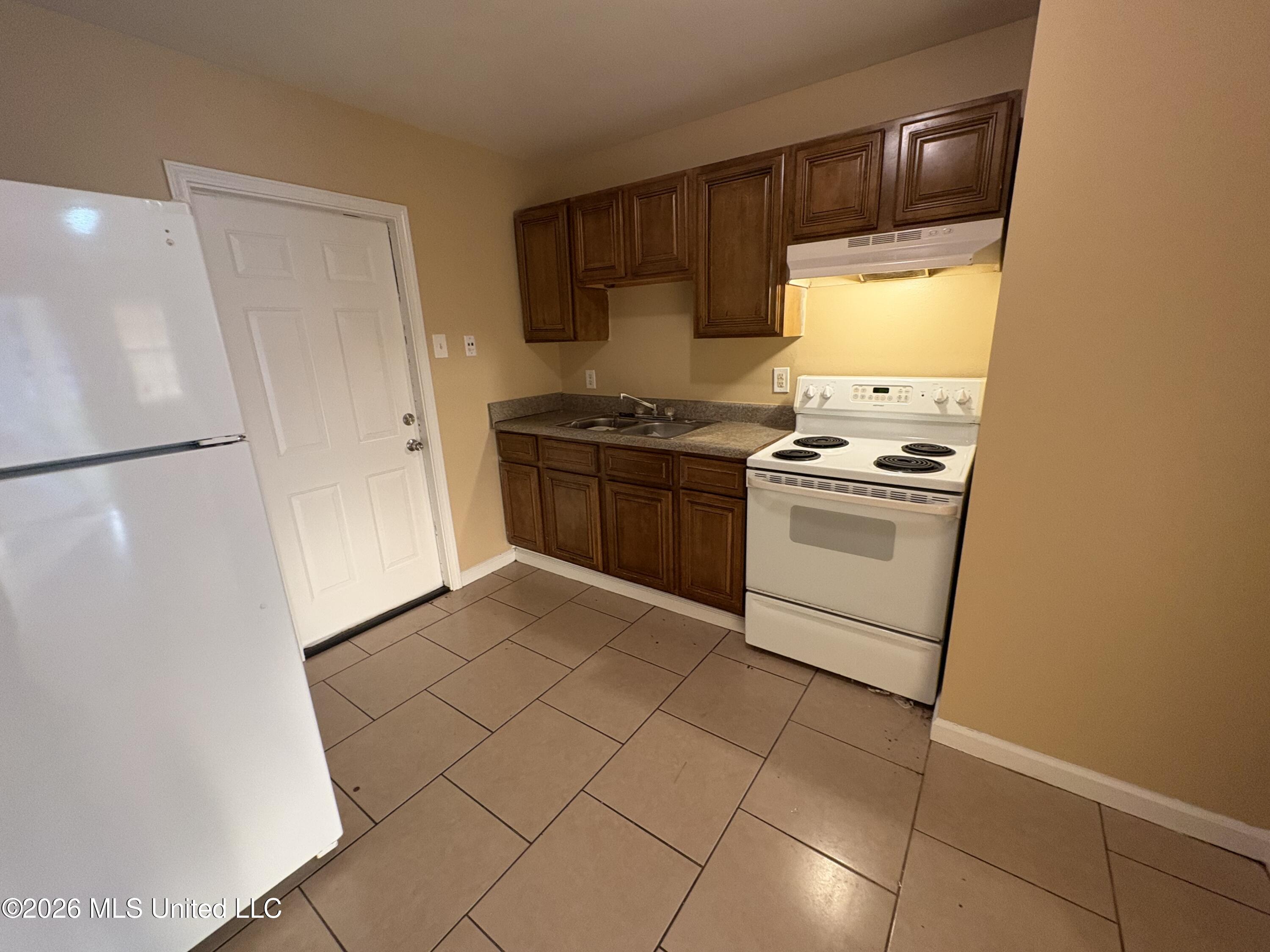 6525 Jasmine Street Property Photo 6