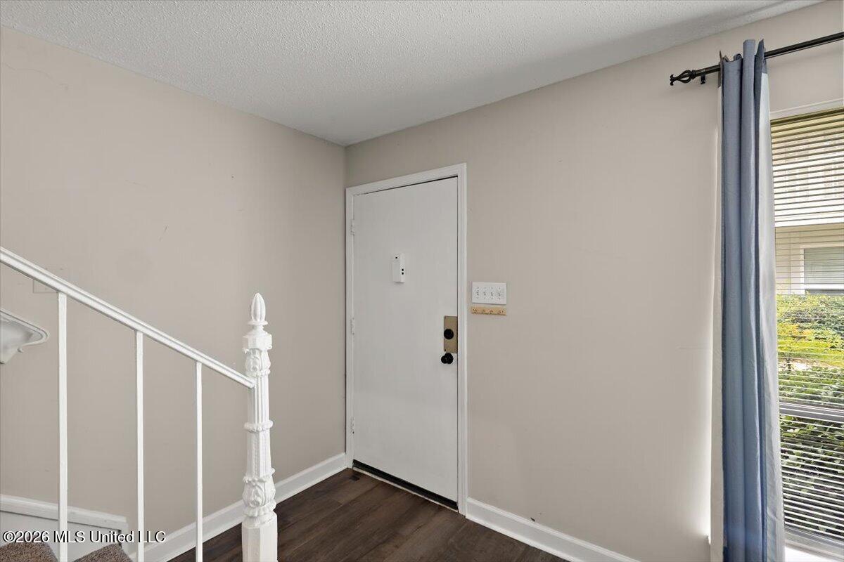 550 Post Road Property Photo 4