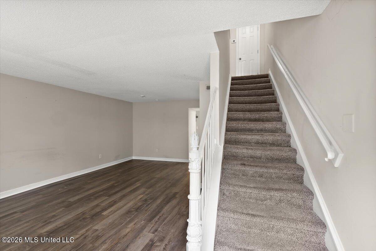 550 Post Road Property Photo 5