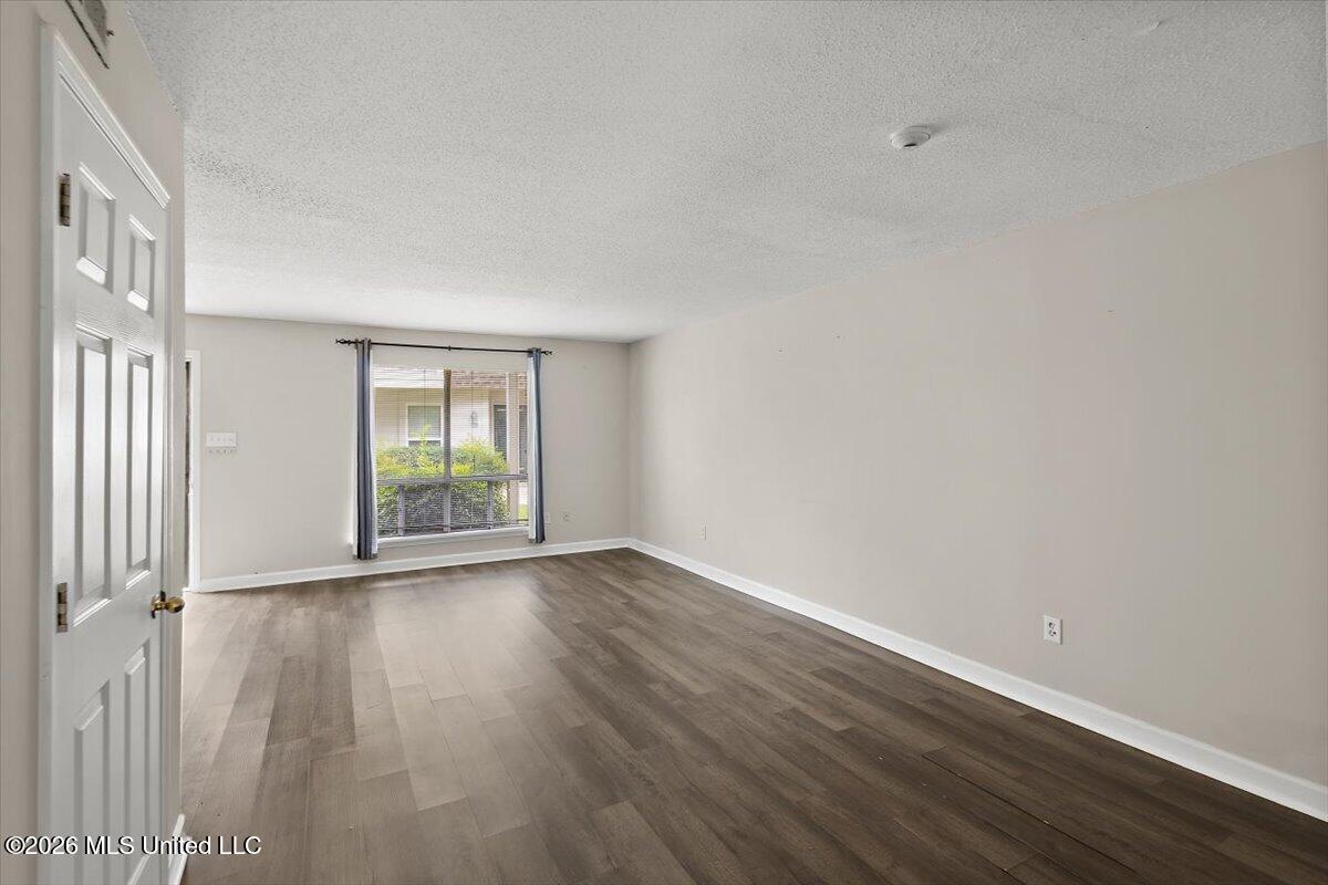 550 Post Road Property Photo 7