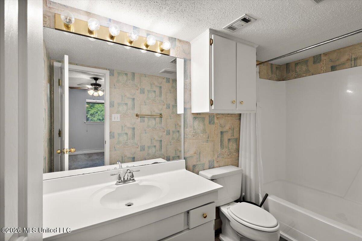 550 Post Road Property Photo 15