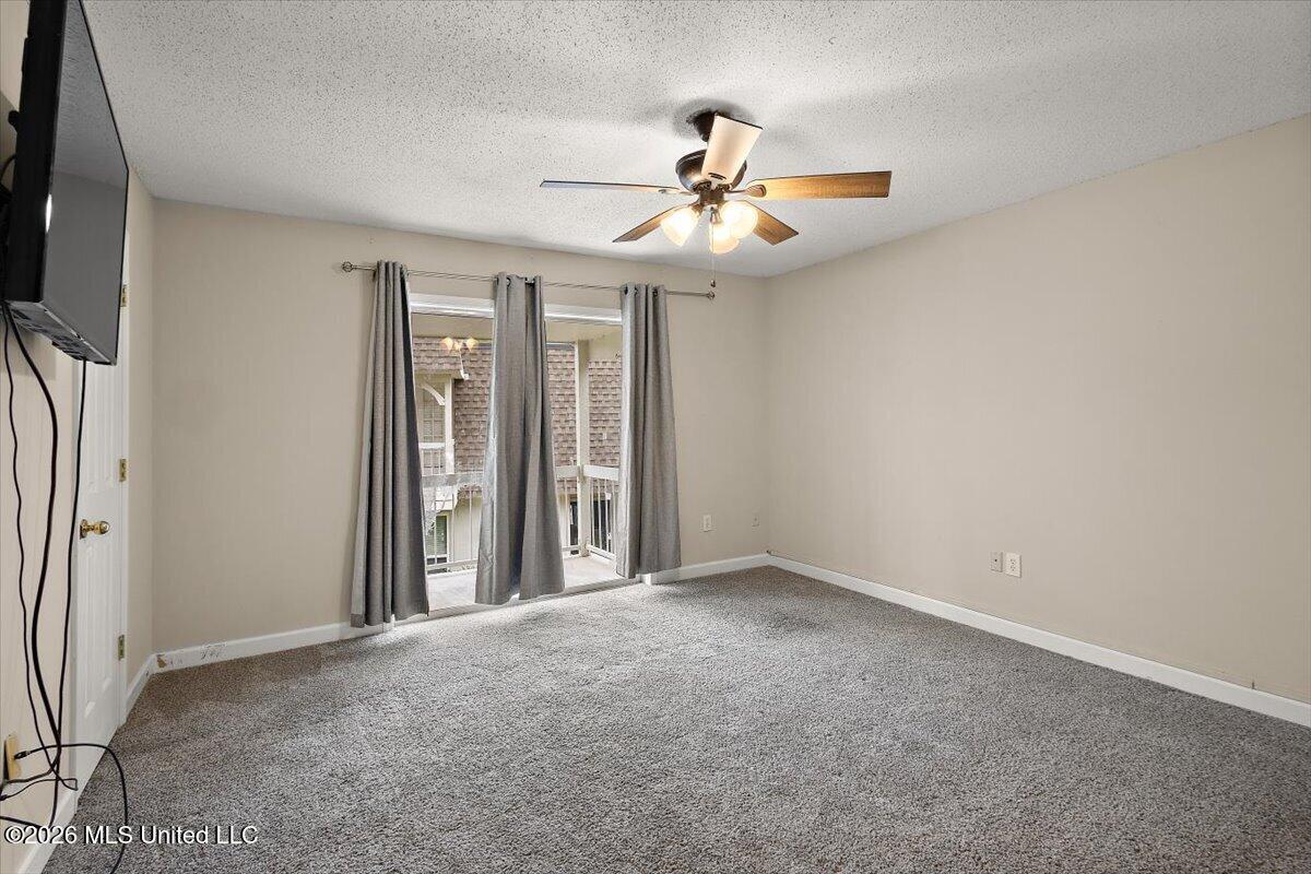 550 Post Road Property Photo 18