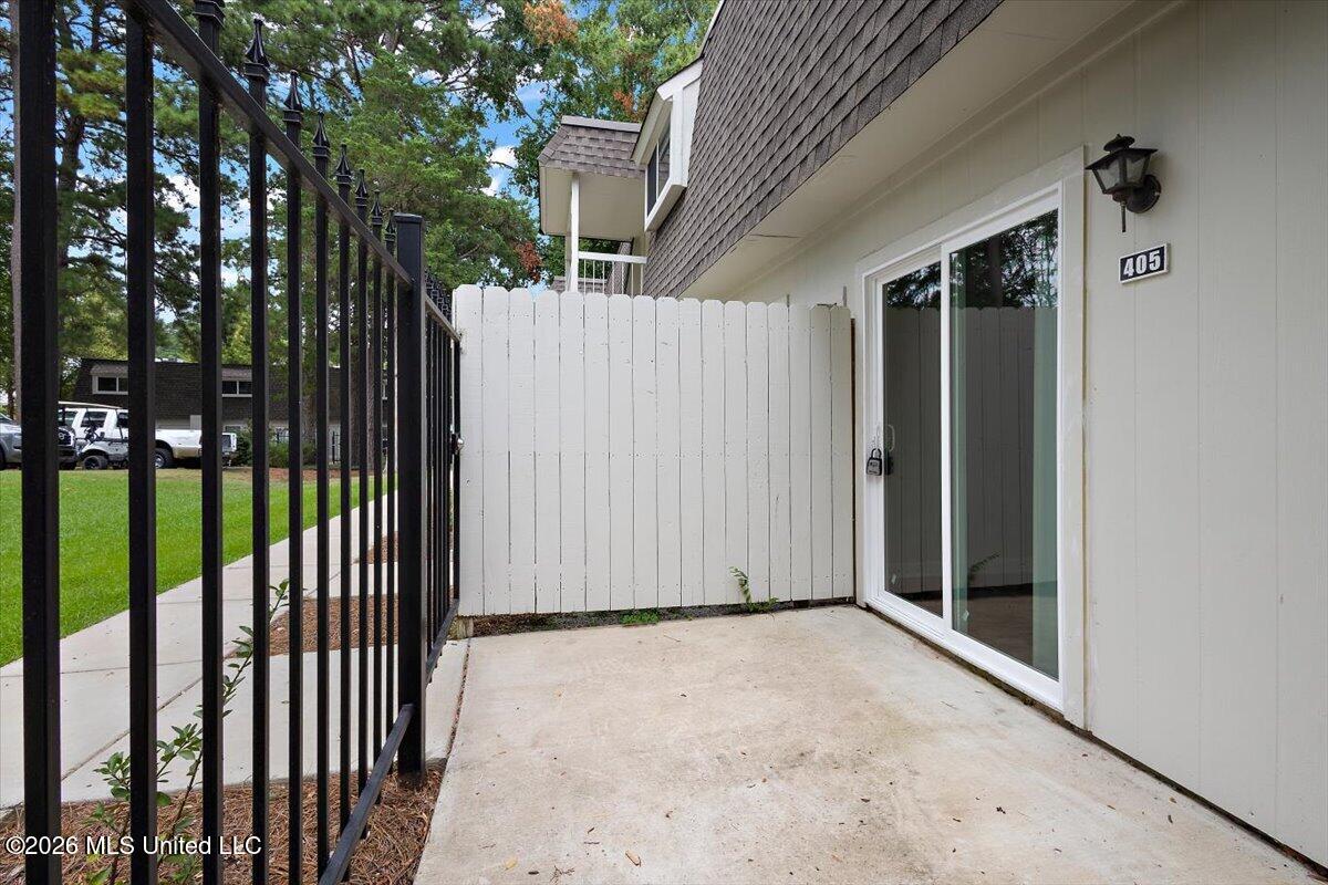 550 Post Road Property Photo 25