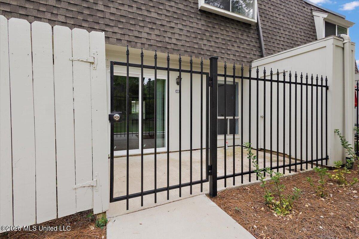 550 Post Road Property Photo 26