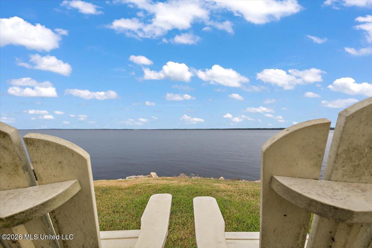 550 Post Road Property Photo 28