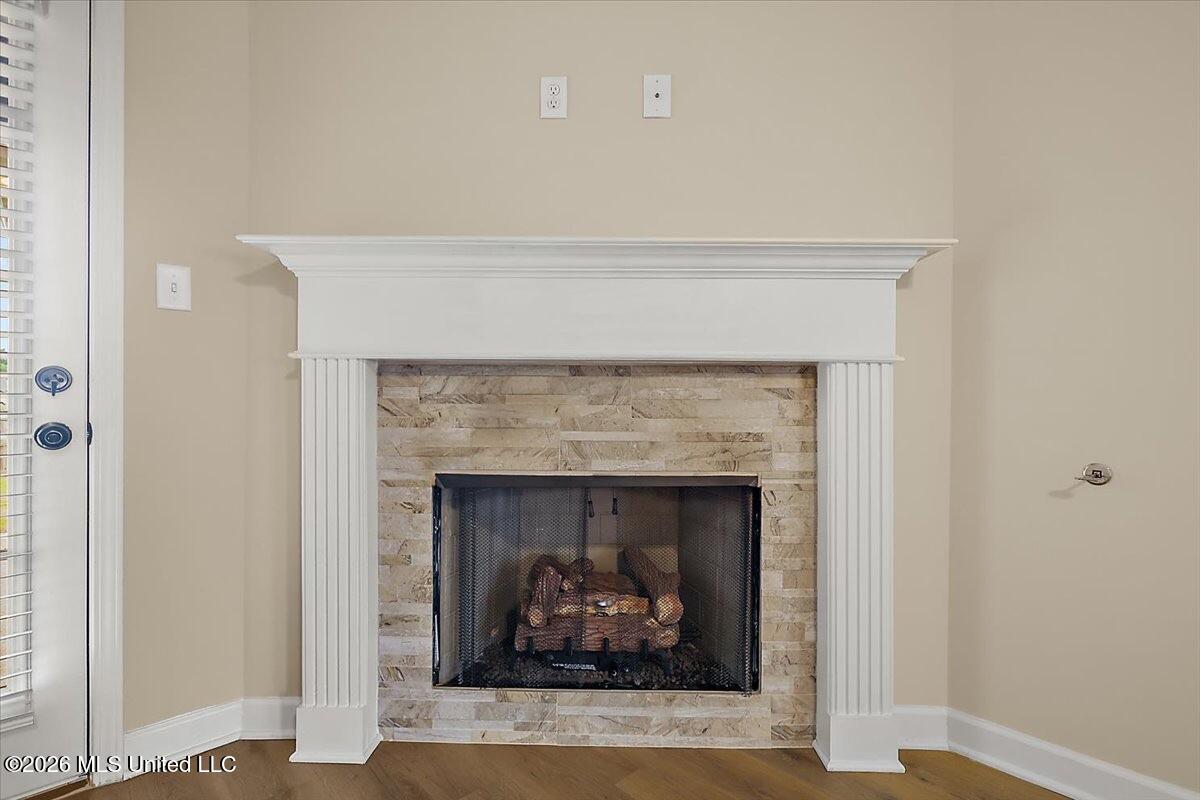 2482 Dela Drive Property Photo 7