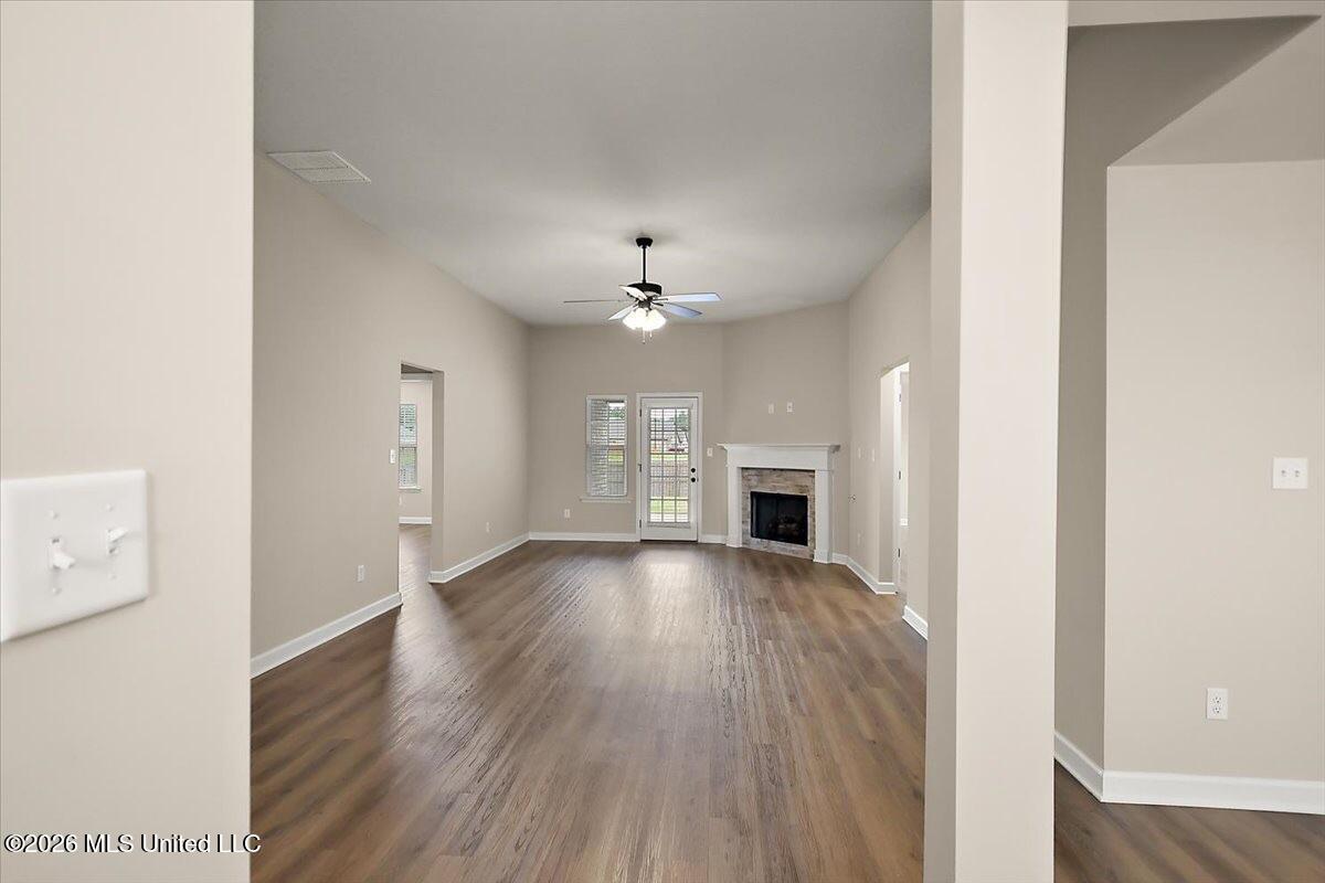 2482 Dela Drive Property Photo 9