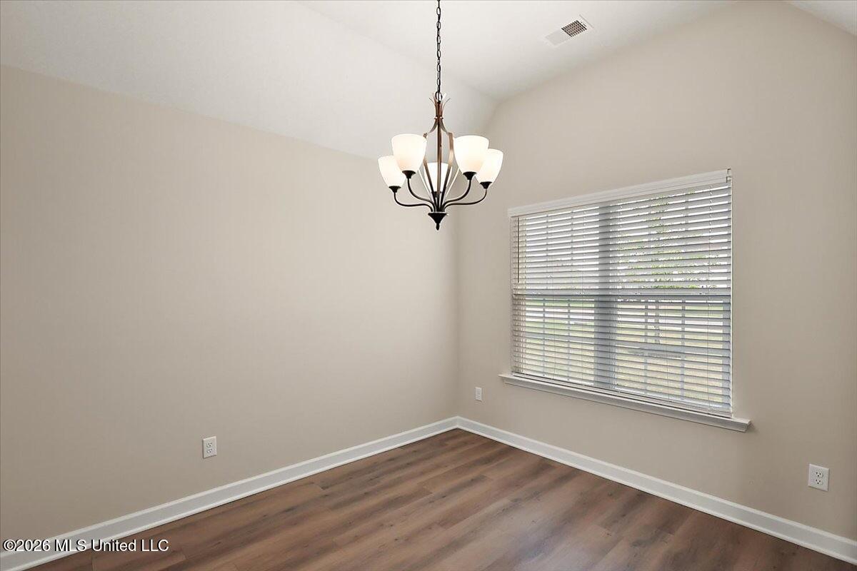 2482 Dela Drive Property Photo 11