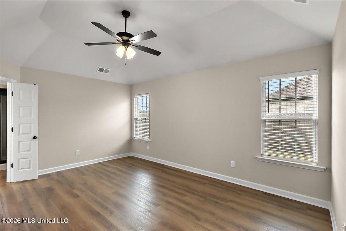 2482 Dela Drive Property Photo 16