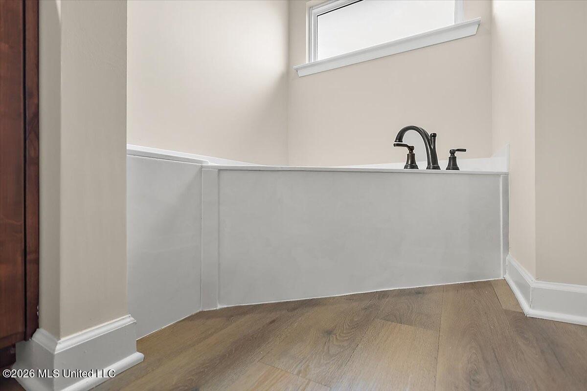 2482 Dela Drive Property Photo 19