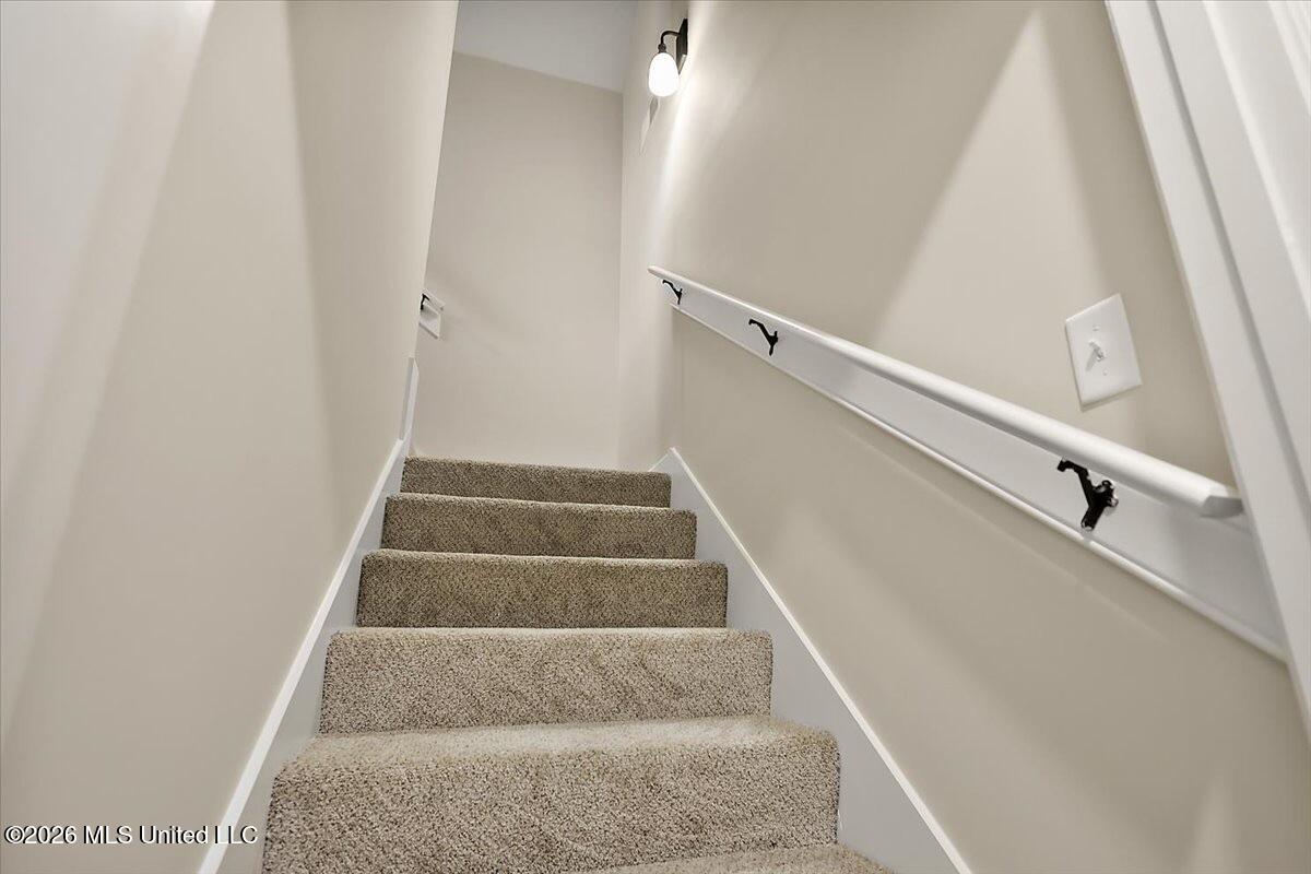 2482 Dela Drive Property Photo 24