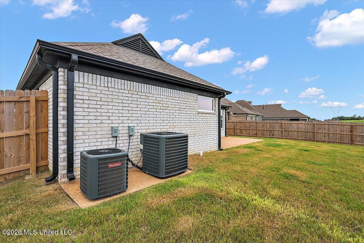2482 Dela Drive Property Photo 27