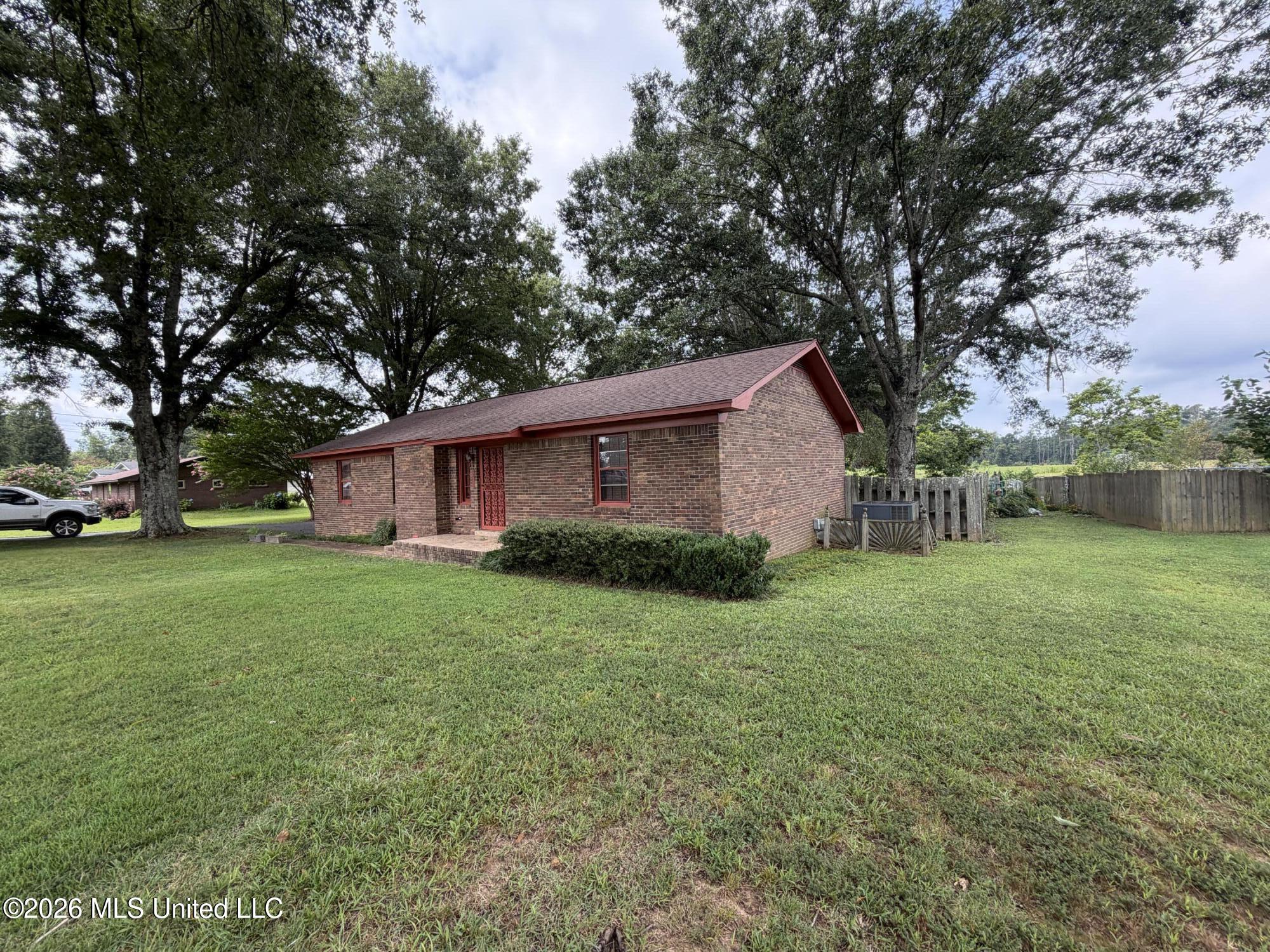 16471 Boundary Drive Property Photo 2