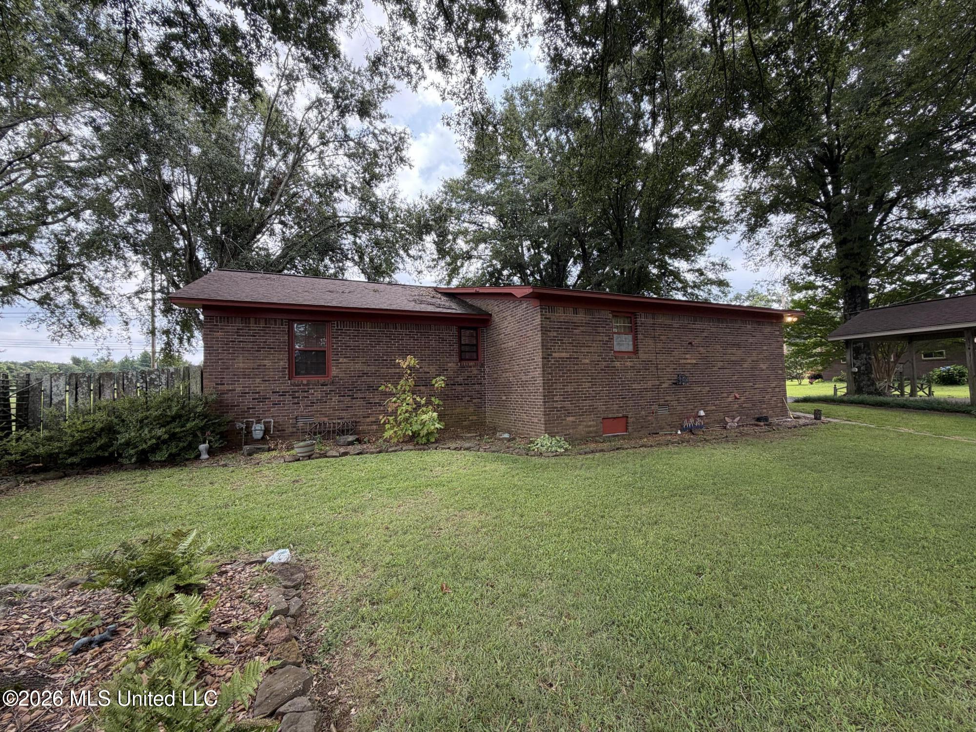 16471 Boundary Drive Property Photo 6