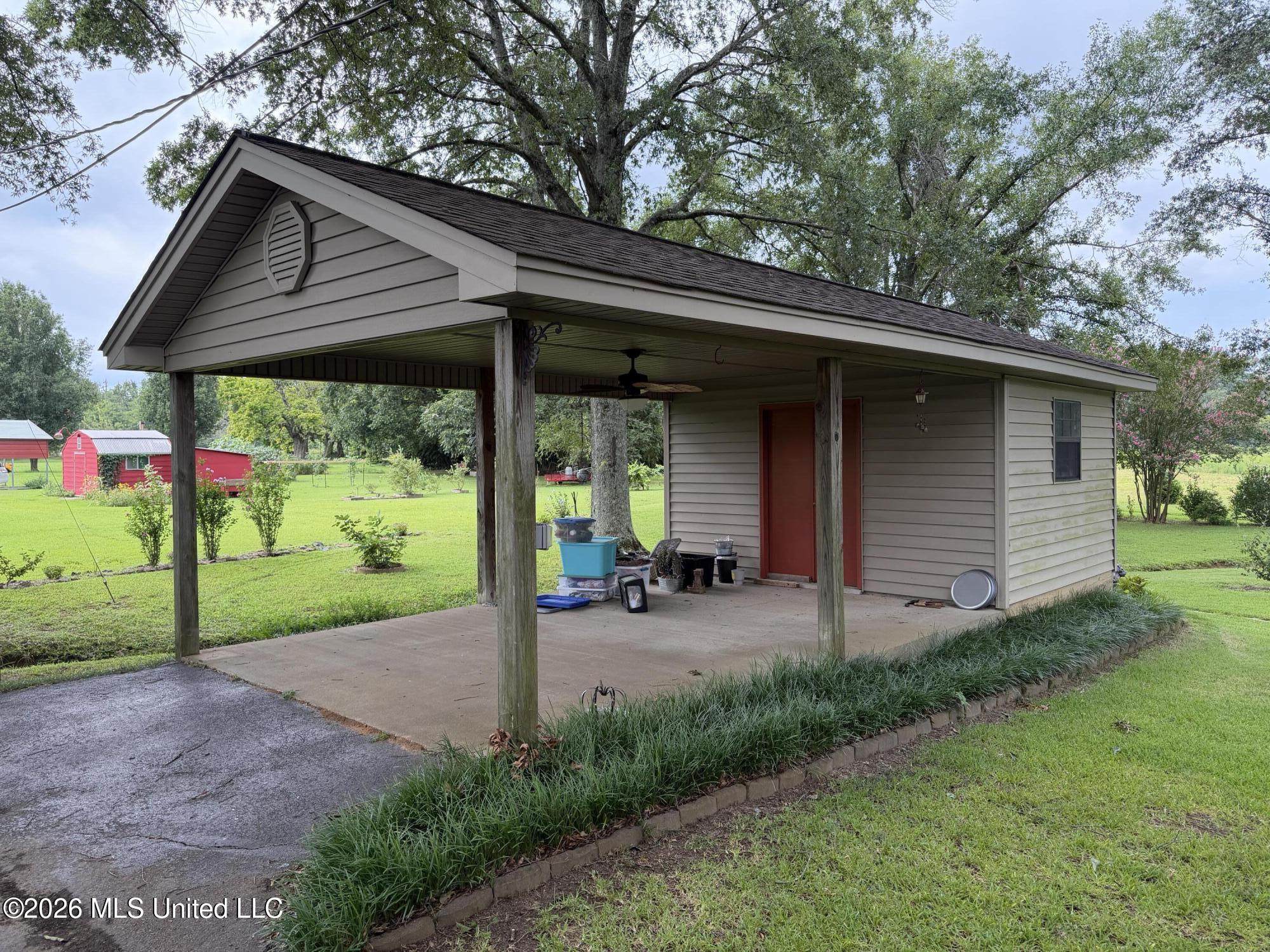16471 Boundary Drive Property Photo 9