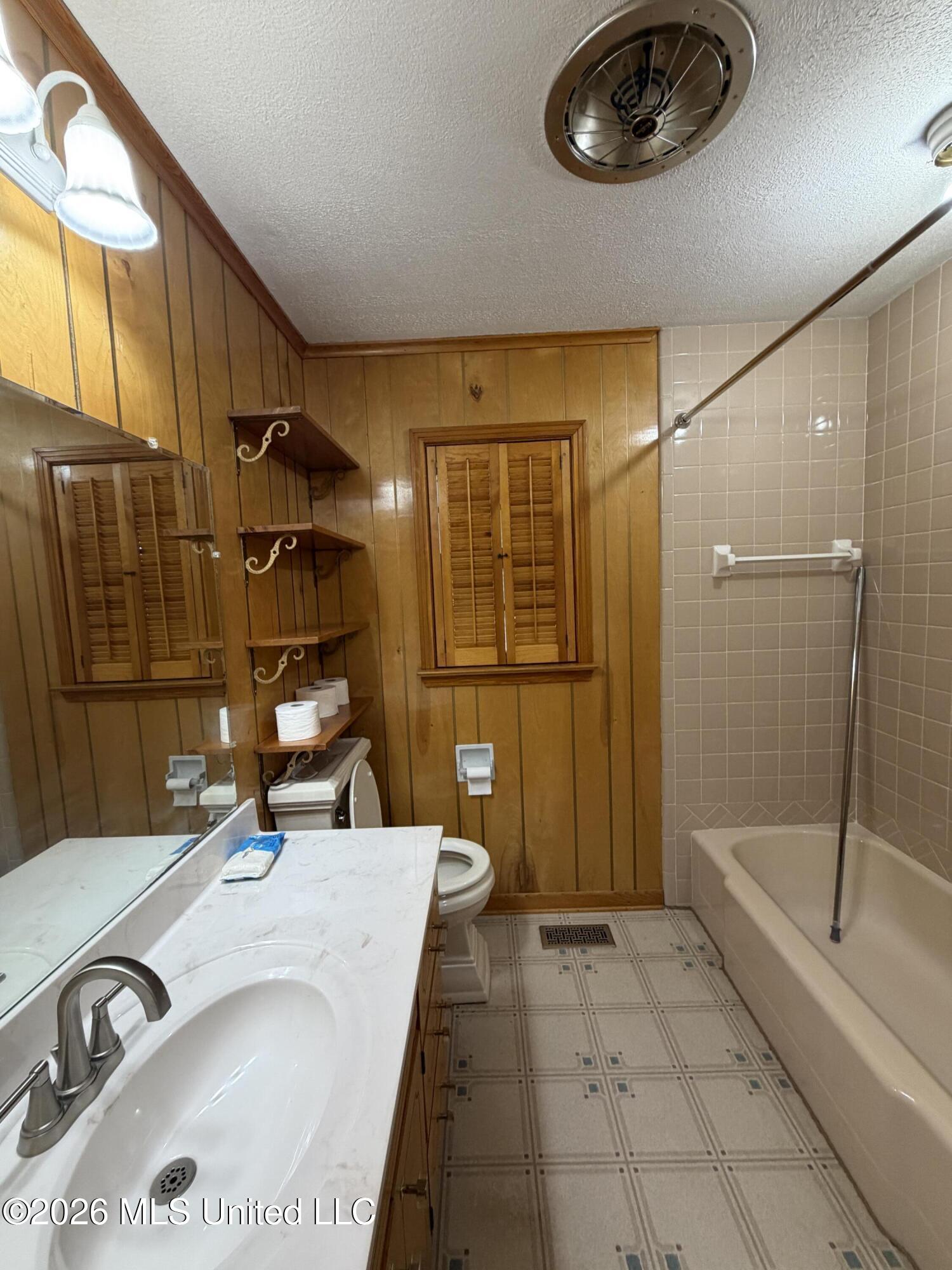 16471 Boundary Drive Property Photo 14