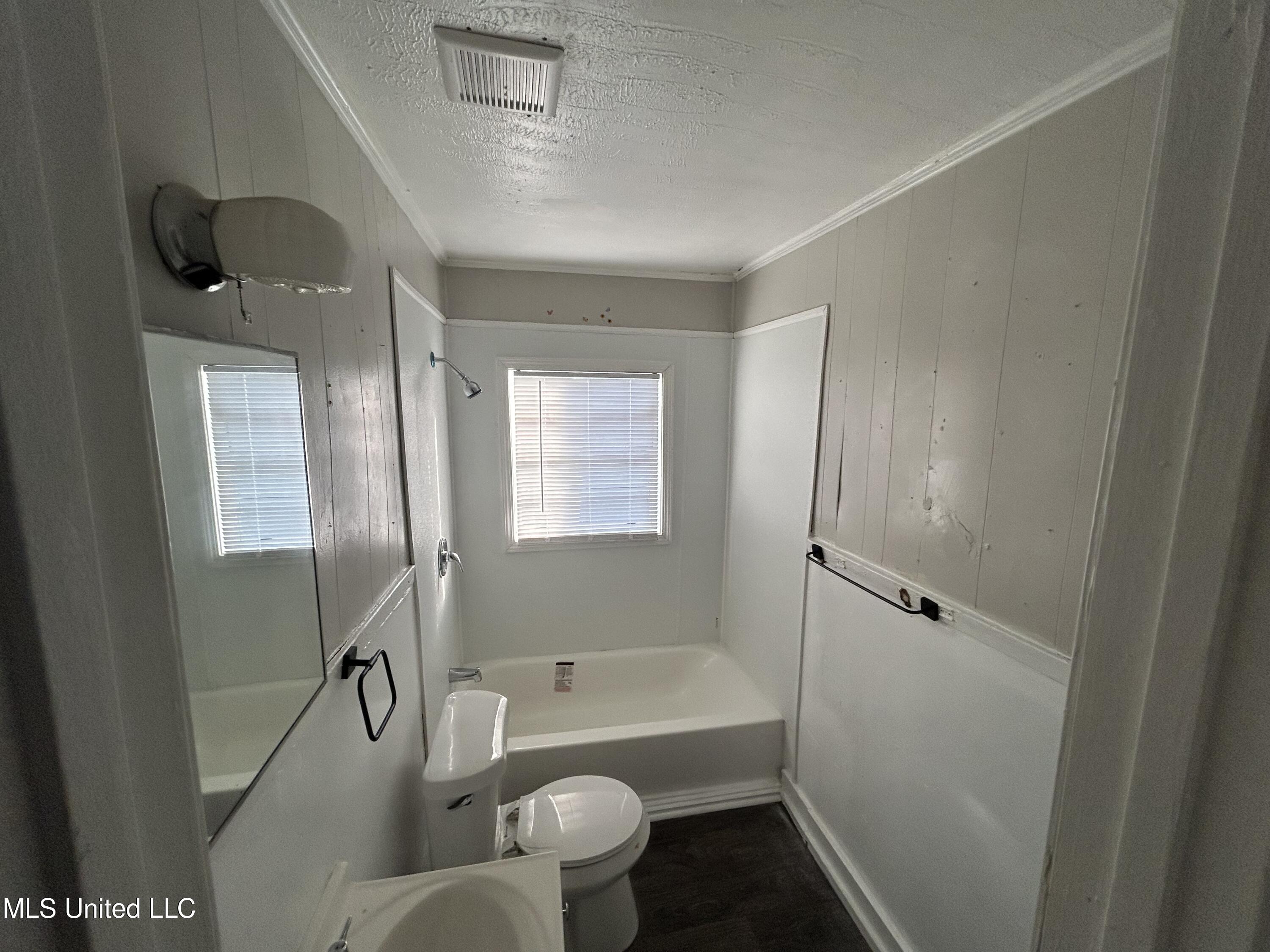 450 Derrick Street Property Photo 11