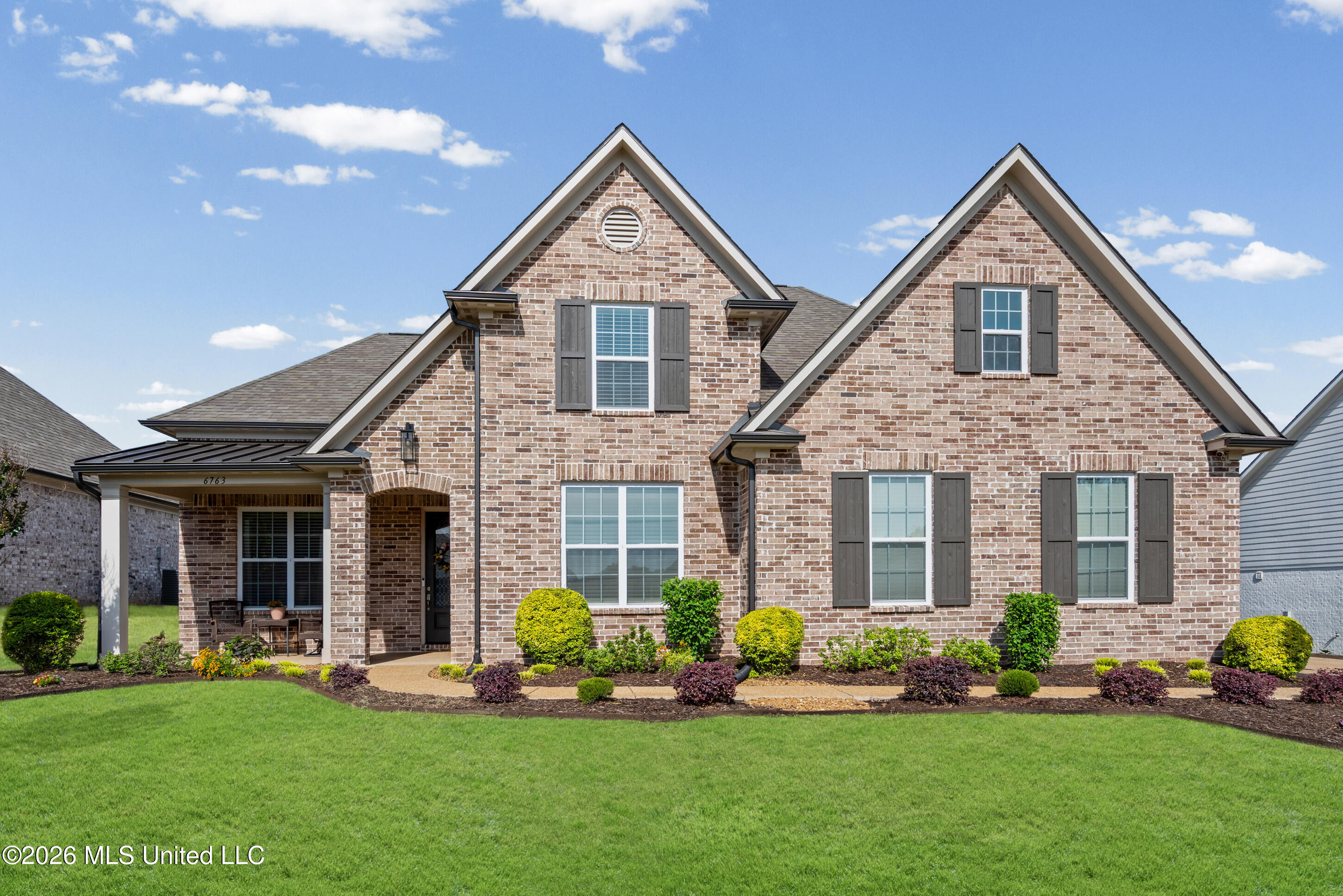 6763 W Sunrise Loop Property Photo 1