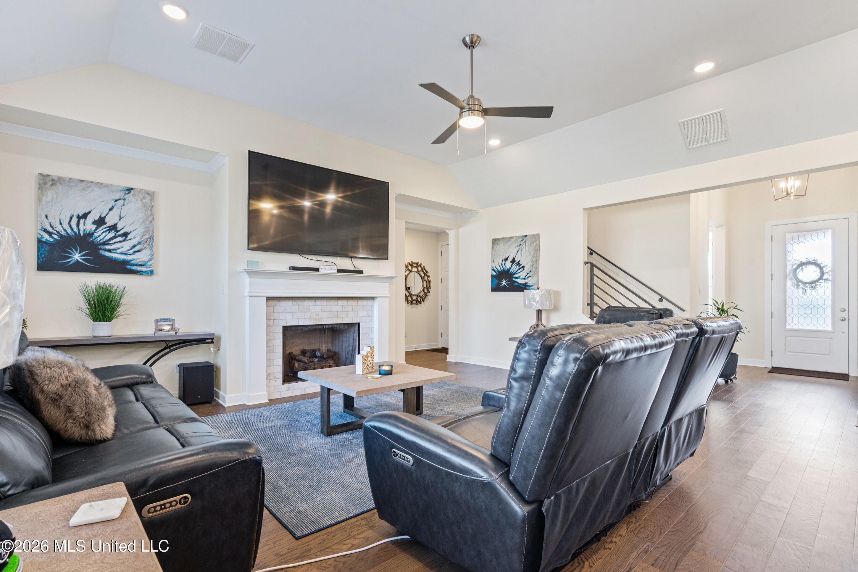 6763 W Sunrise Loop Property Photo 6