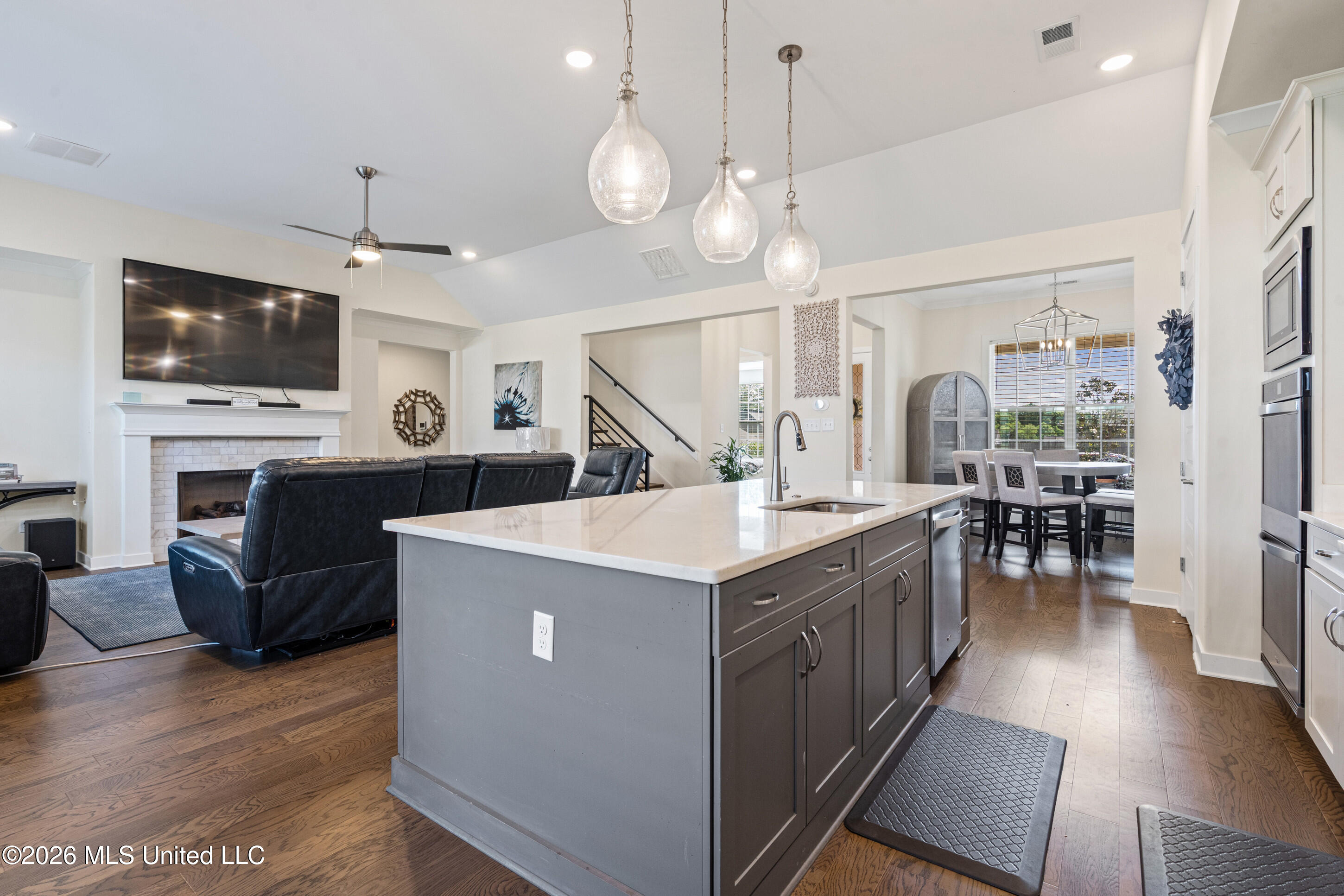 6763 W Sunrise Loop Property Photo 10