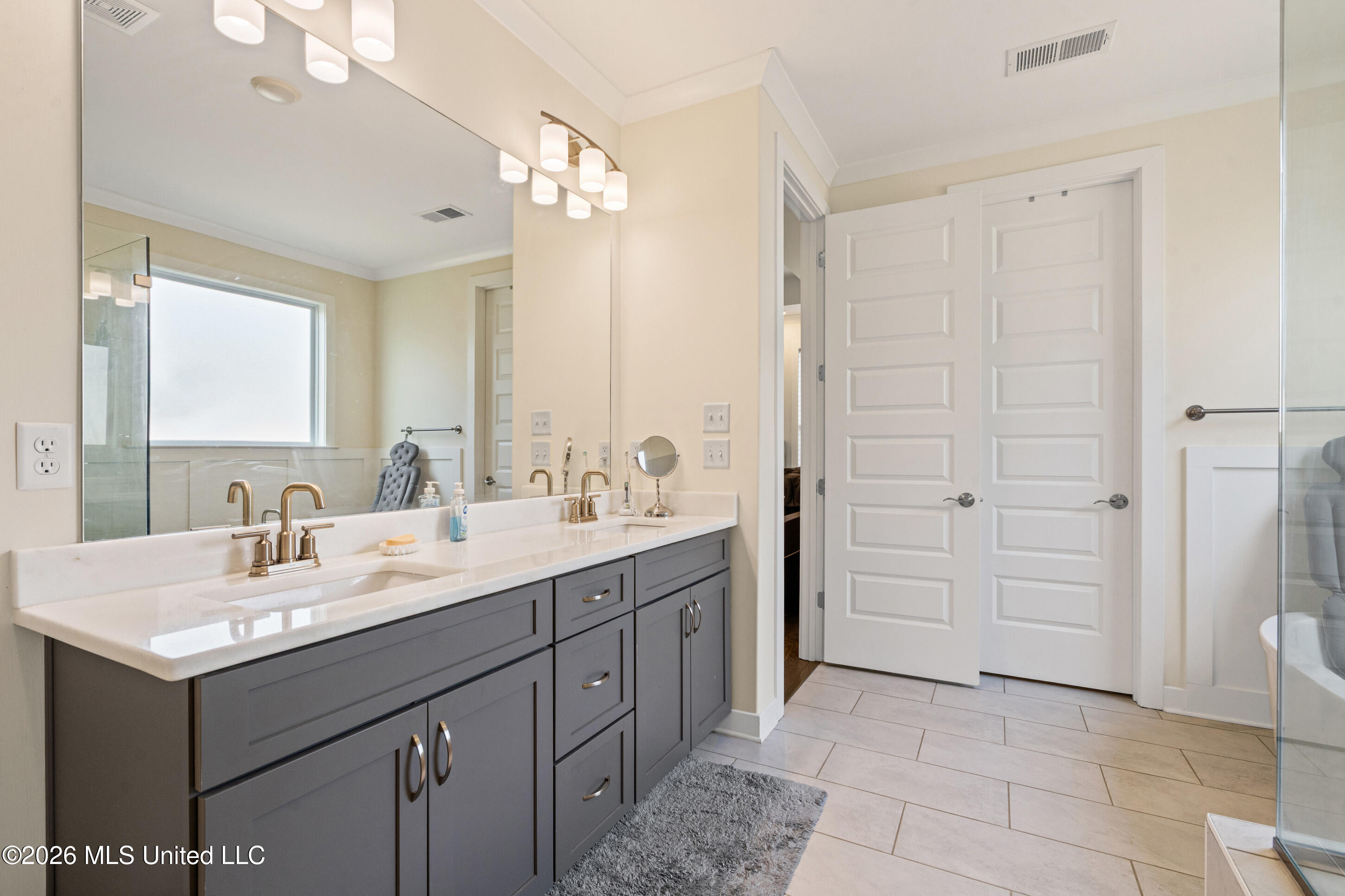 6763 W Sunrise Loop Property Photo 18