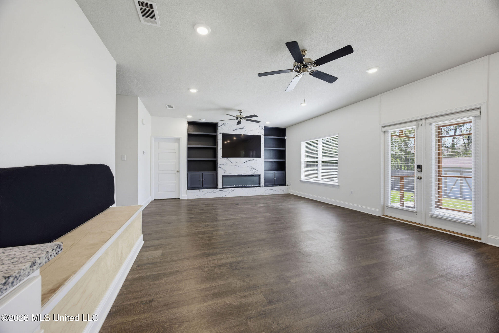 11585 Paige Cove Property Photo 9