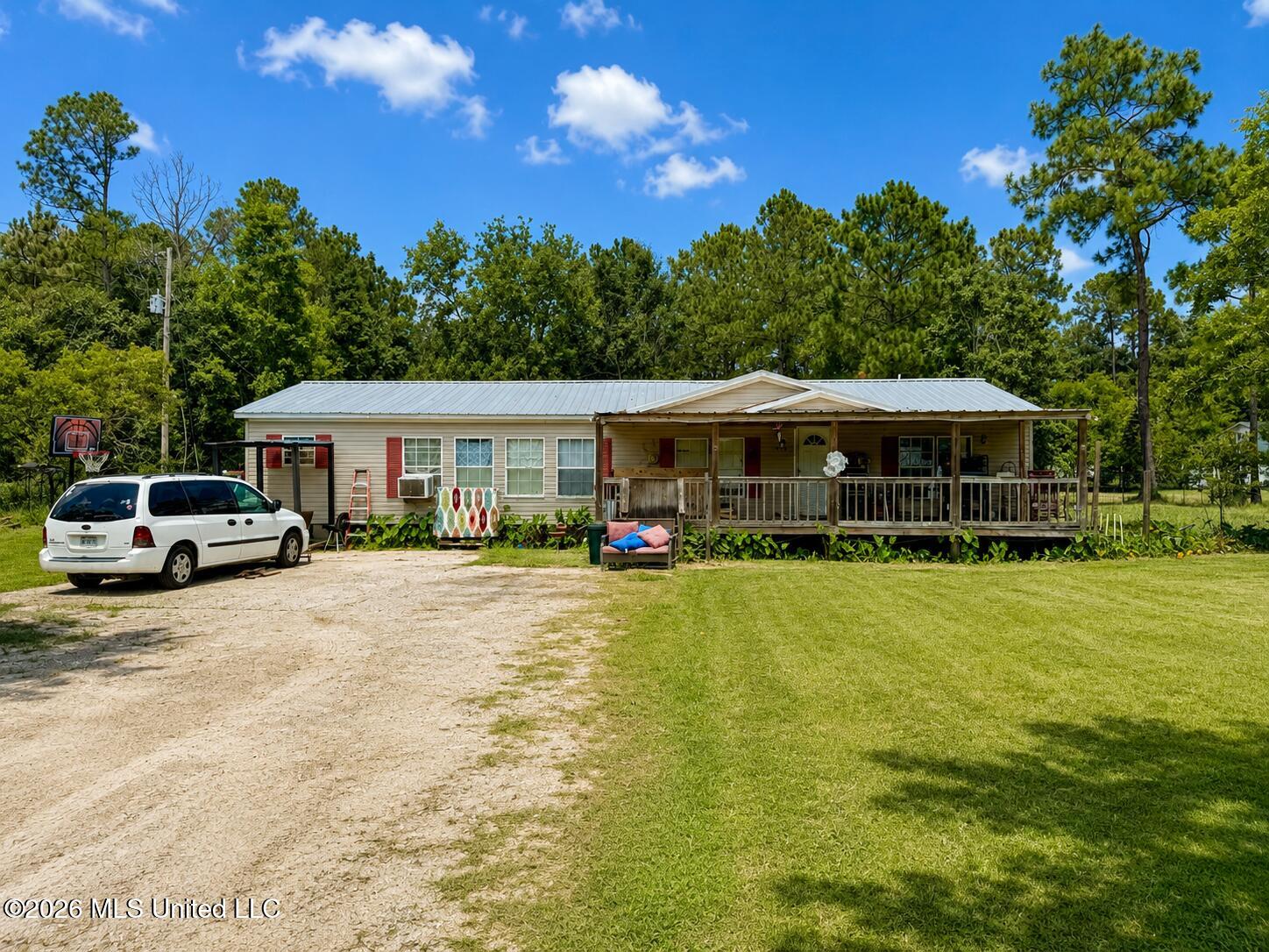 18206 Robinson Road Property Photo 1