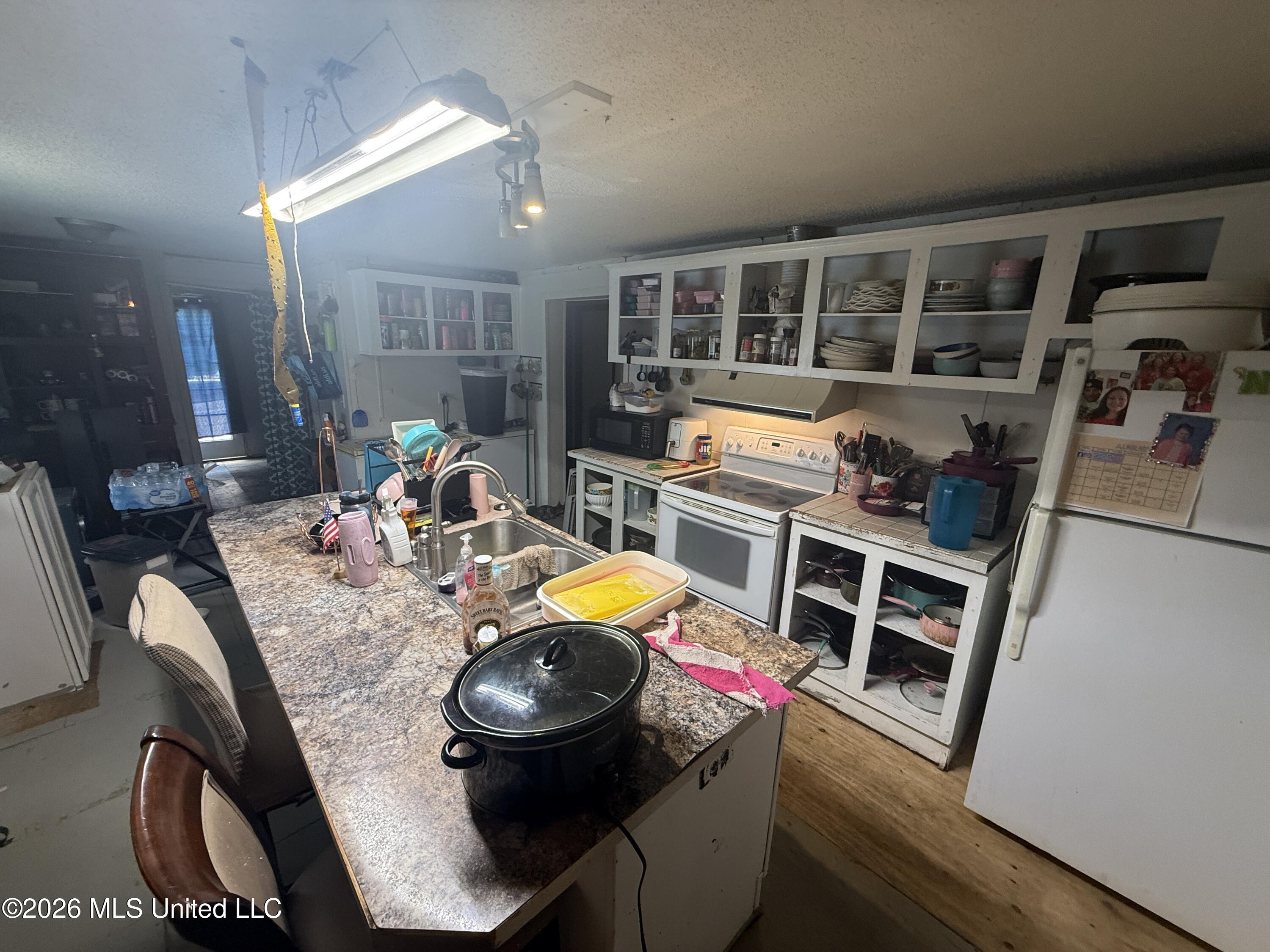 18206 Robinson Road Property Photo 4