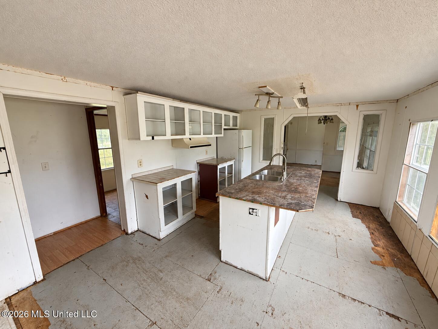 18206 Robinson Road Property Photo 6