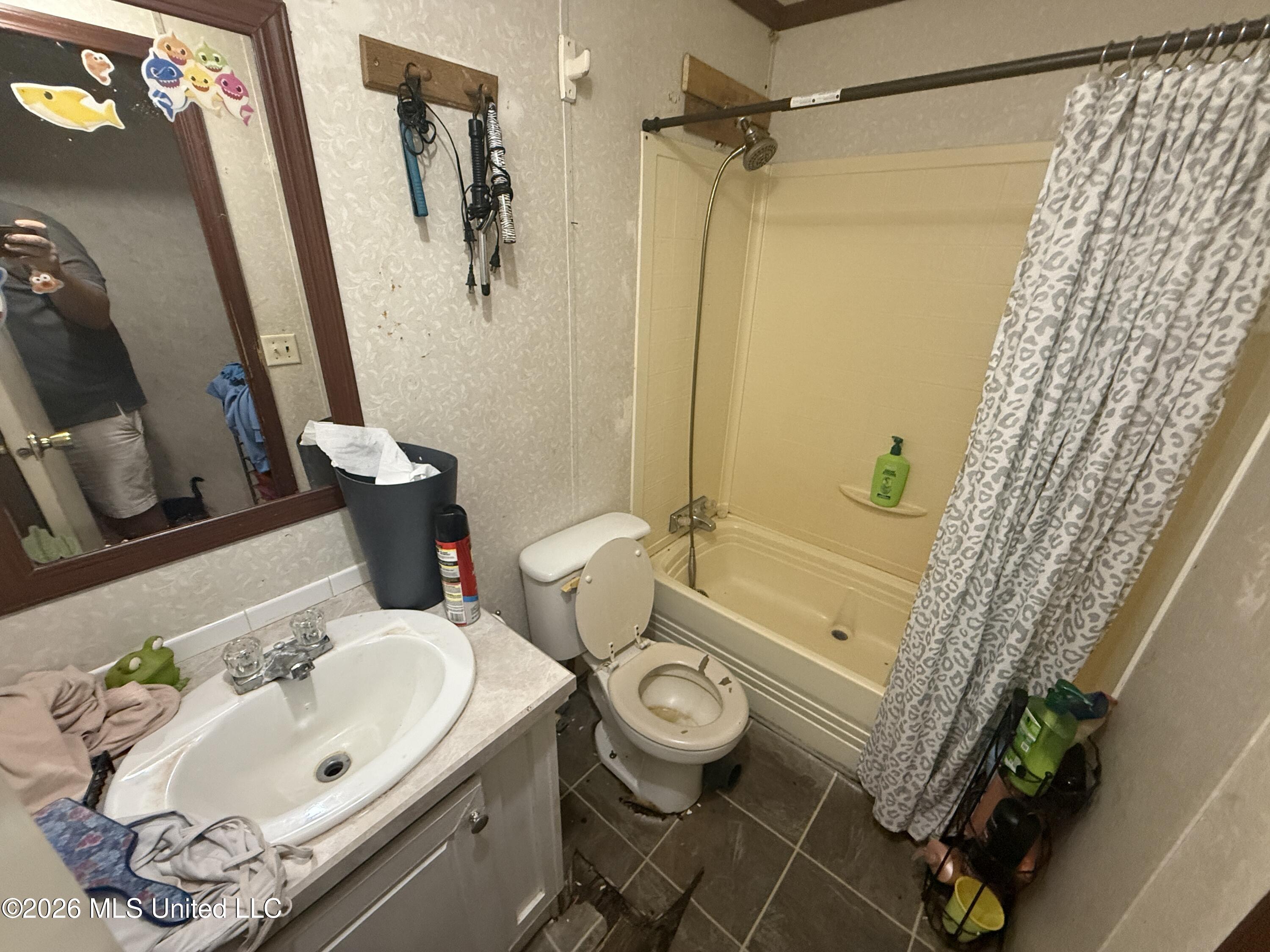 18206 Robinson Road Property Photo 9