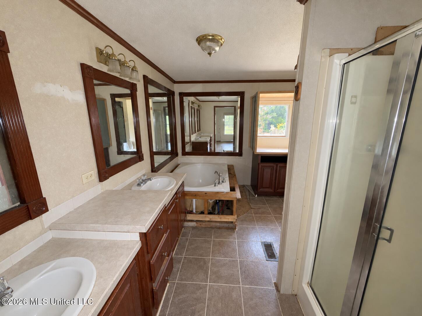18206 Robinson Road Property Photo 9