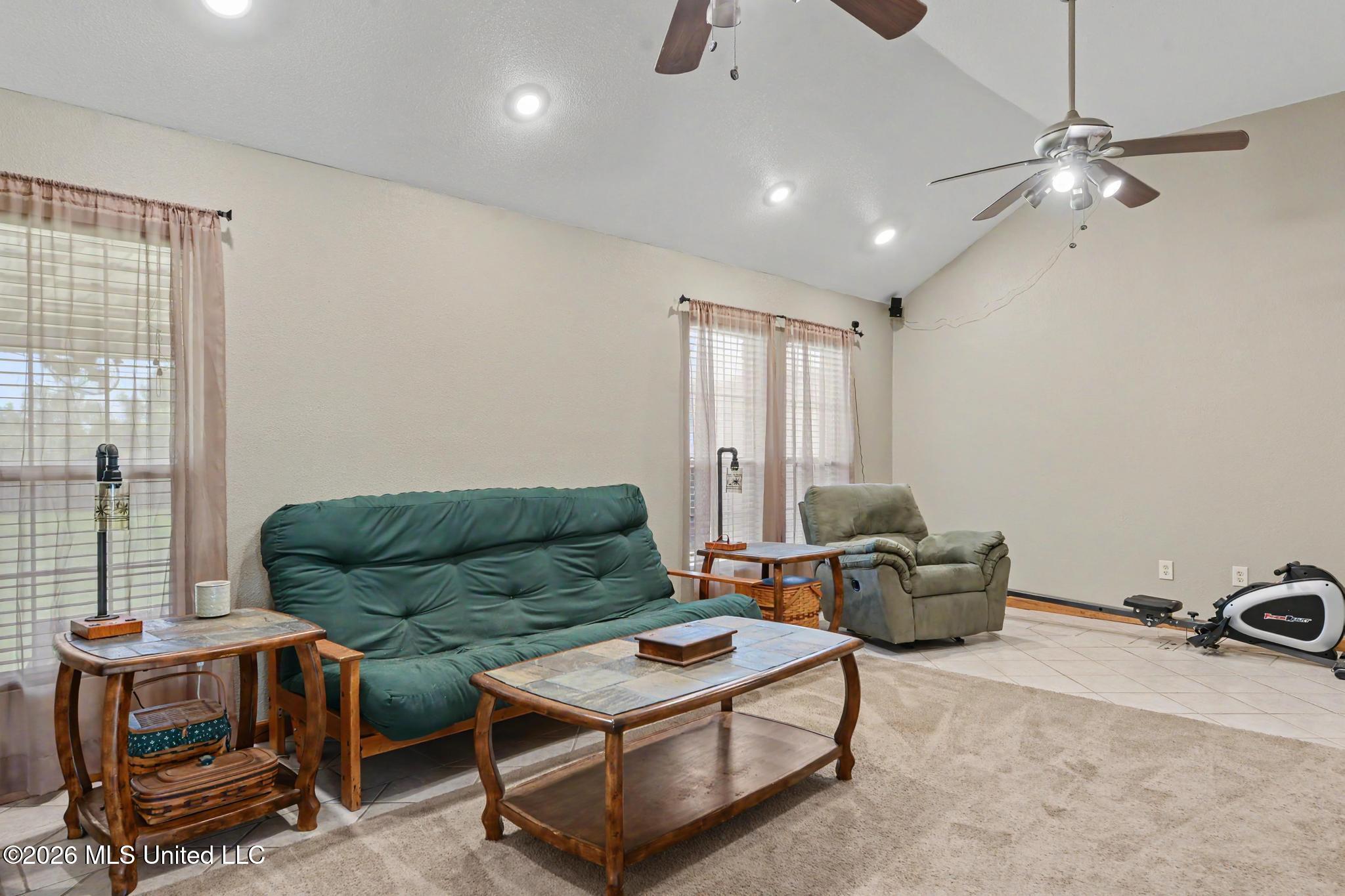 19273 Hunters Bend Drive Property Photo 6