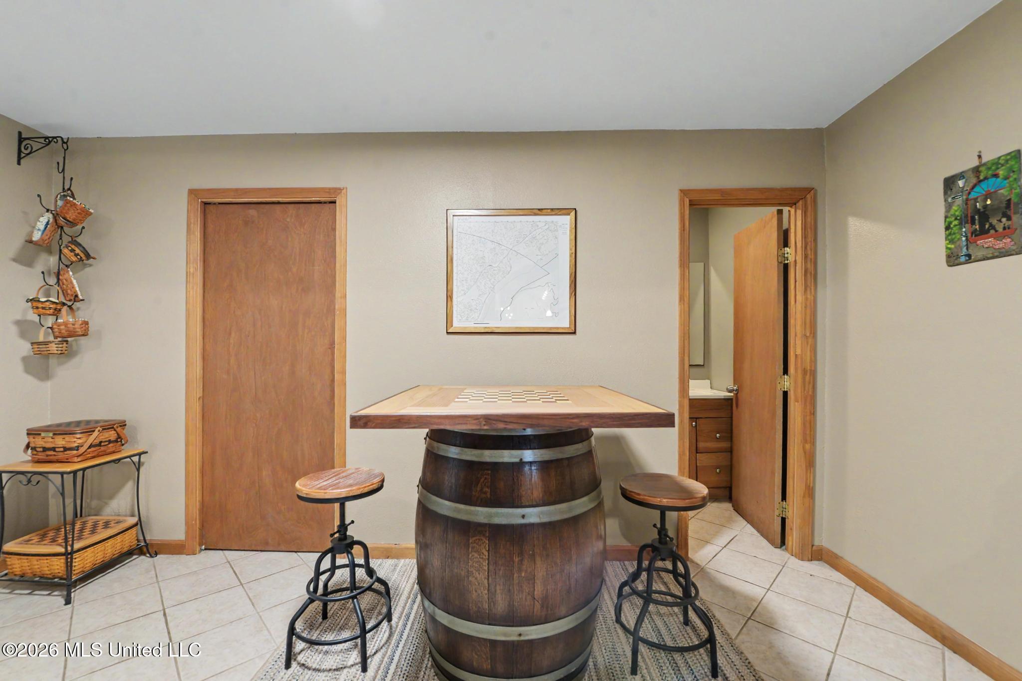 19273 Hunters Bend Drive Property Photo 14