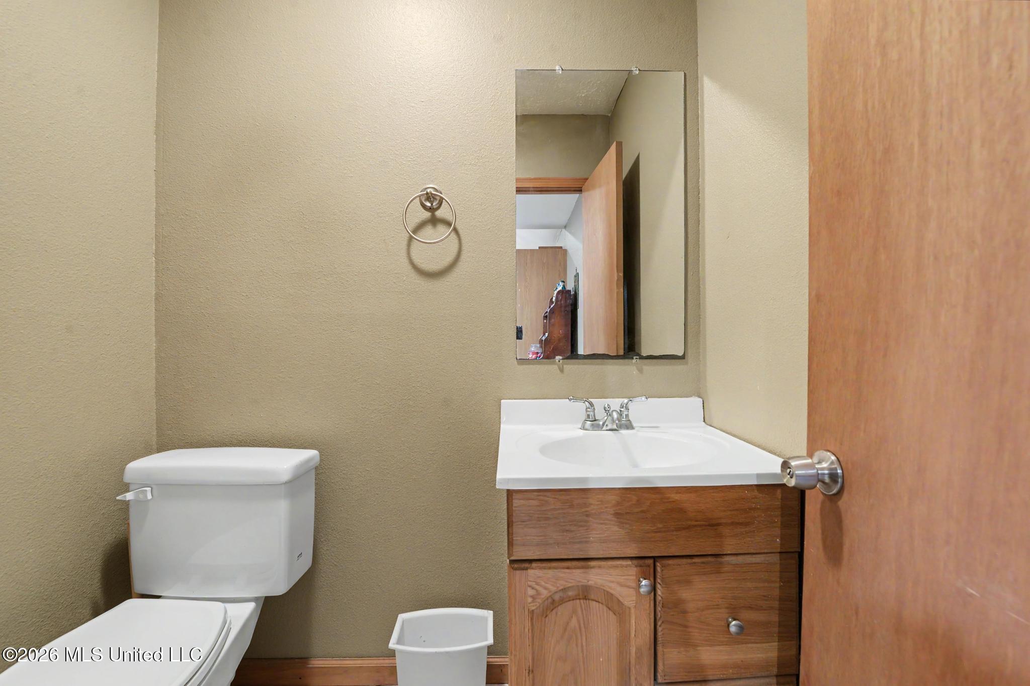 19273 Hunters Bend Drive Property Photo 15