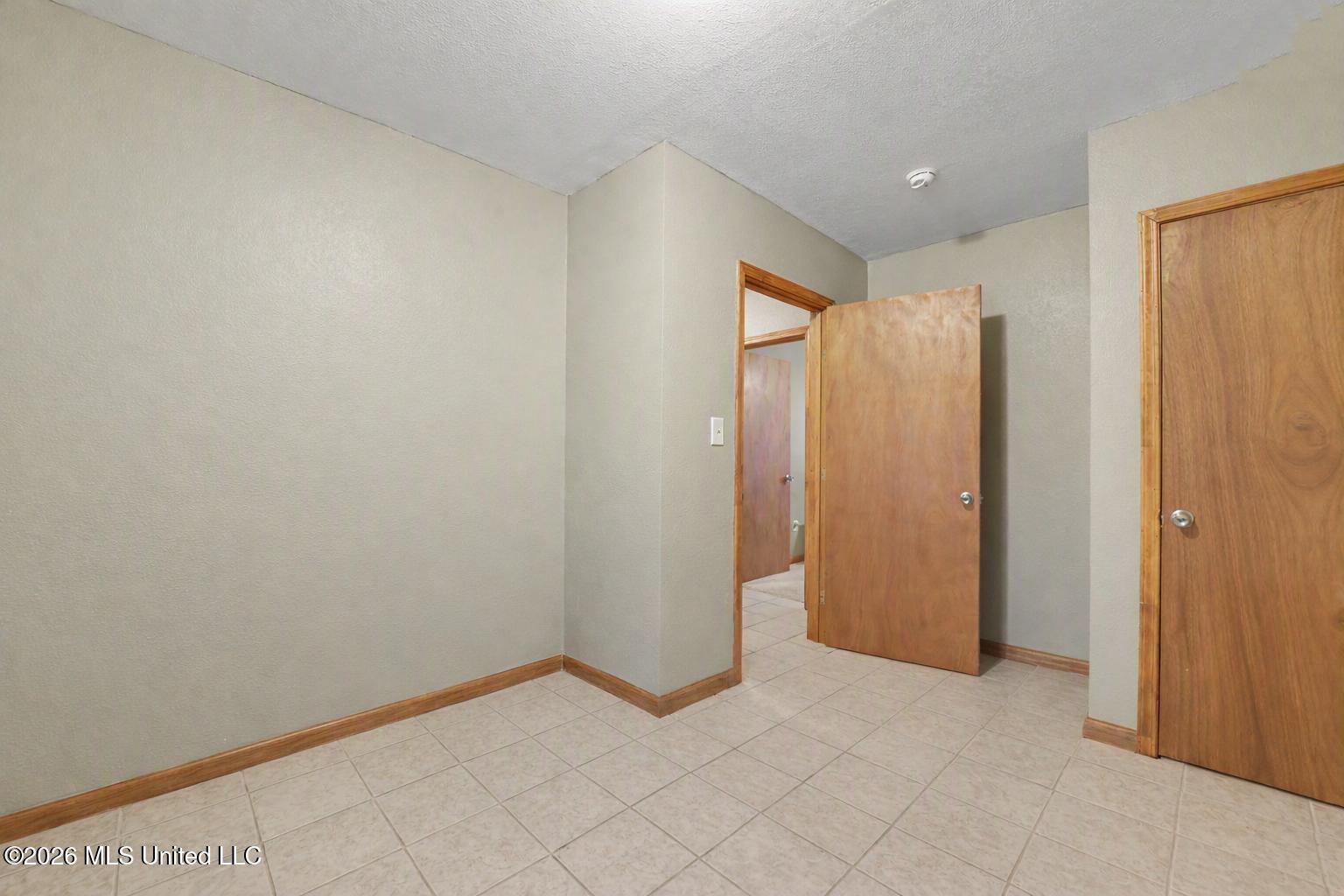 19273 Hunters Bend Drive Property Photo 24