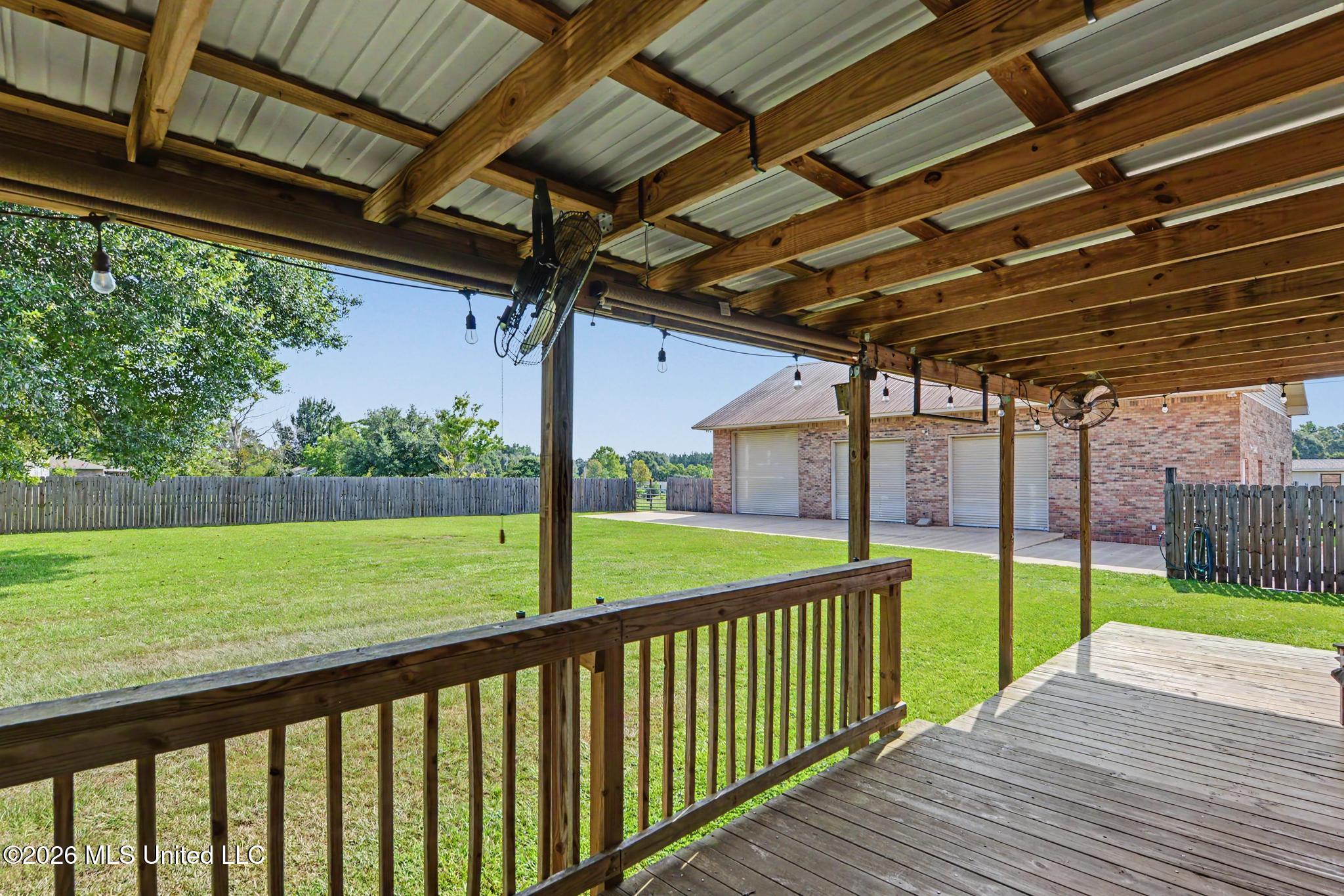 19273 Hunters Bend Drive Property Photo 28