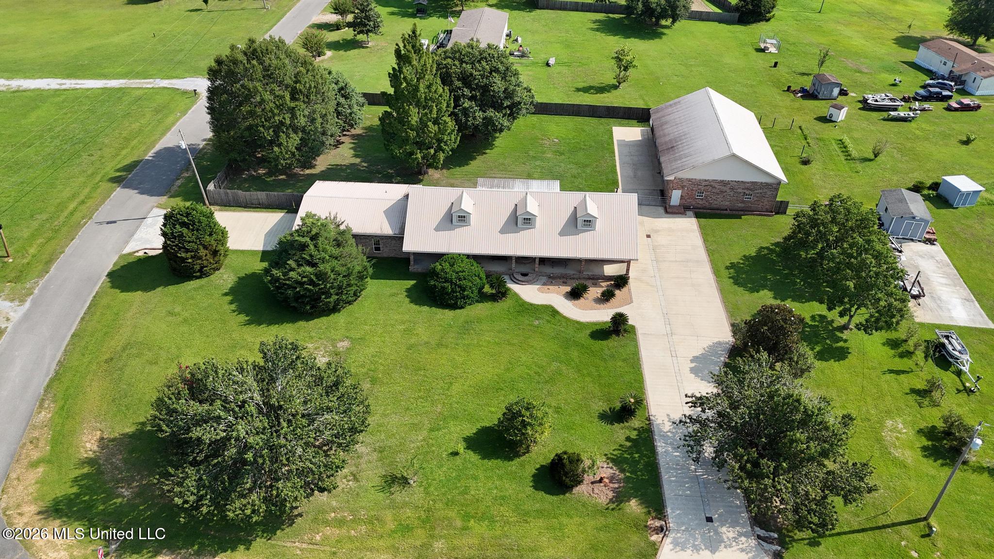 19273 Hunters Bend Drive Property Photo 35