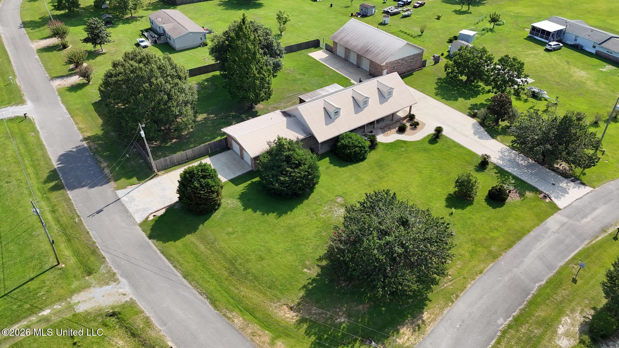 19273 Hunters Bend Drive Property Photo 36
