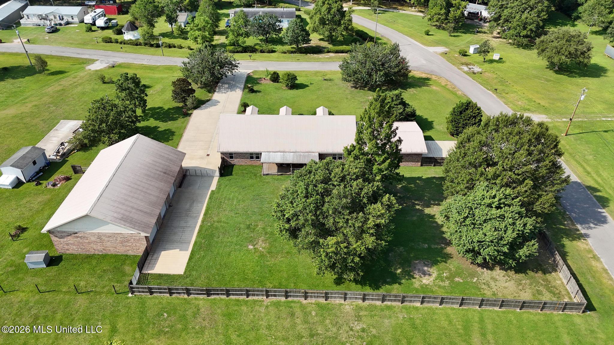19273 Hunters Bend Drive Property Photo 39