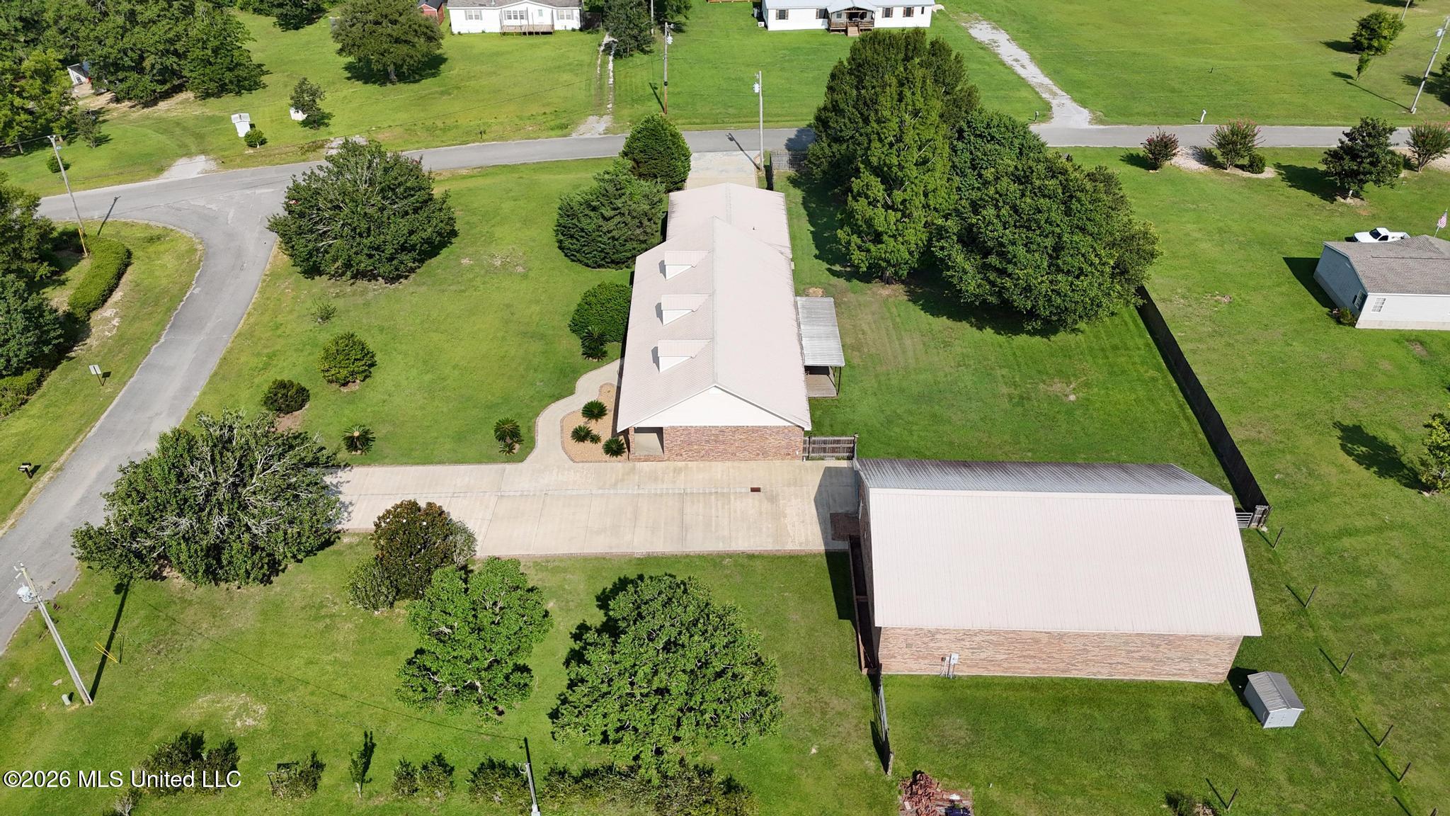 19273 Hunters Bend Drive Property Photo 41