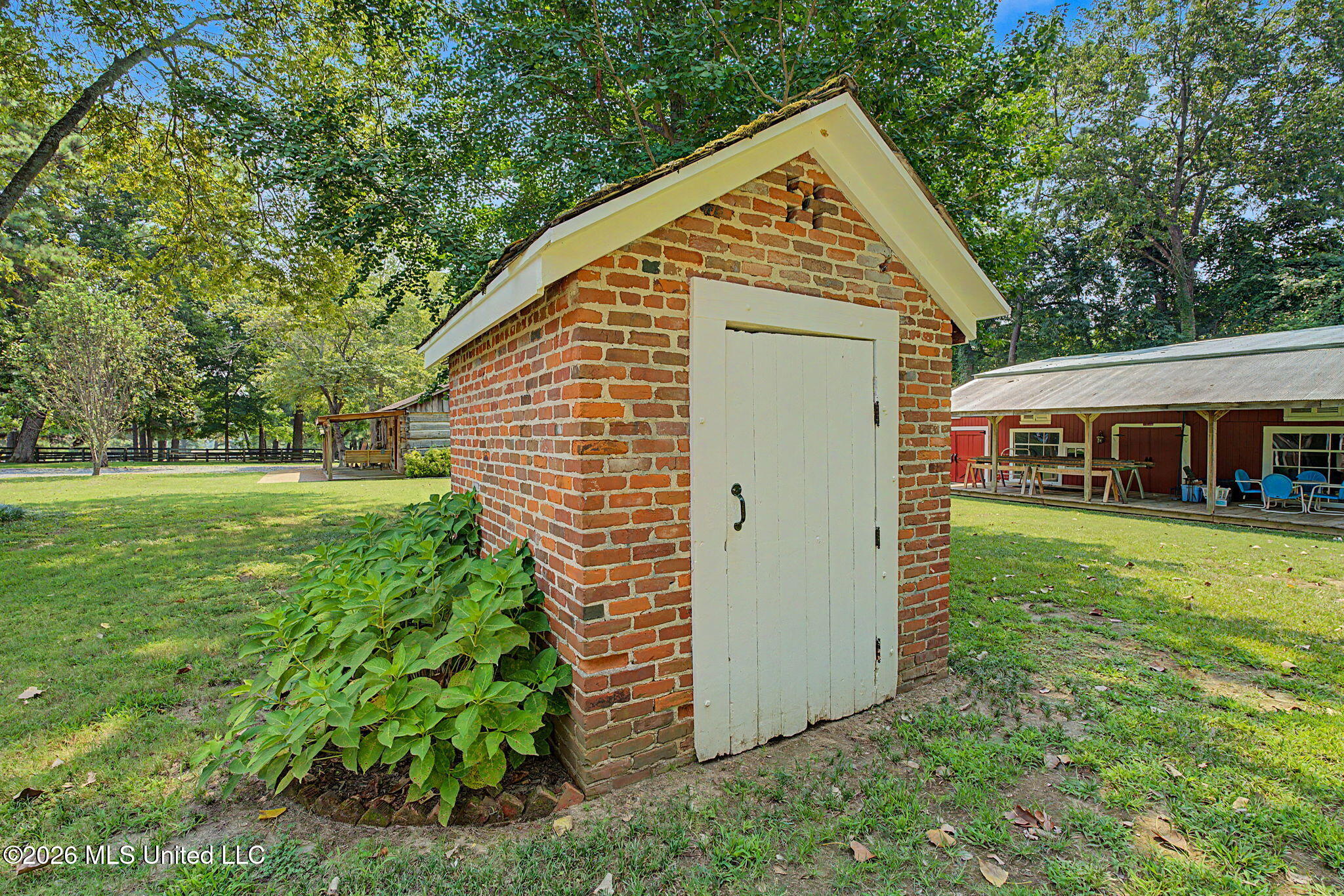 8911 W Commerce Street Property Photo 49