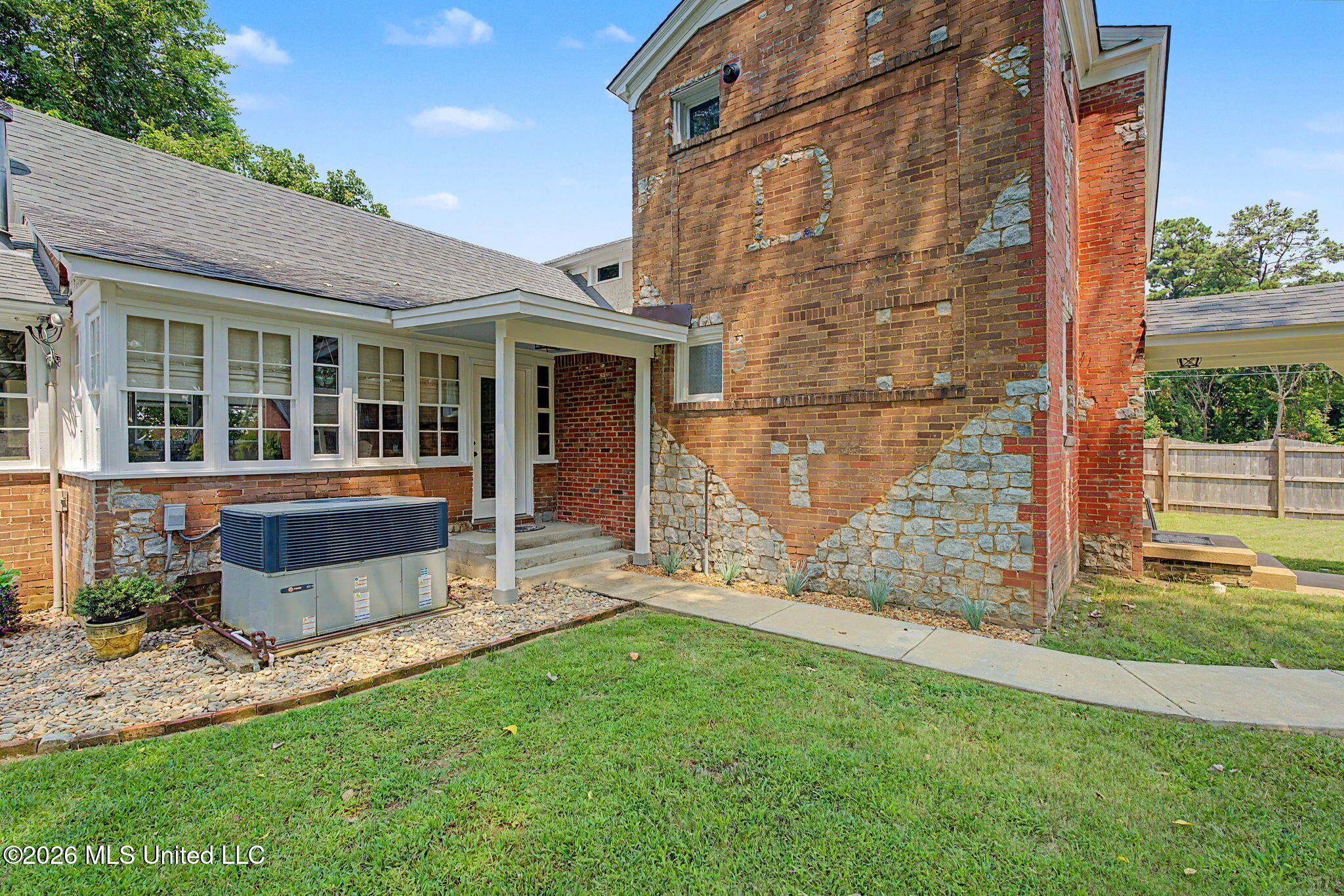 8911 W Commerce Street Property Photo 54