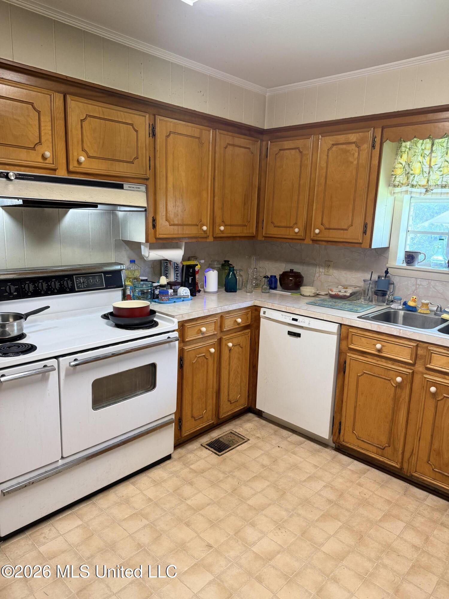 513 Charles Street Property Photo 9