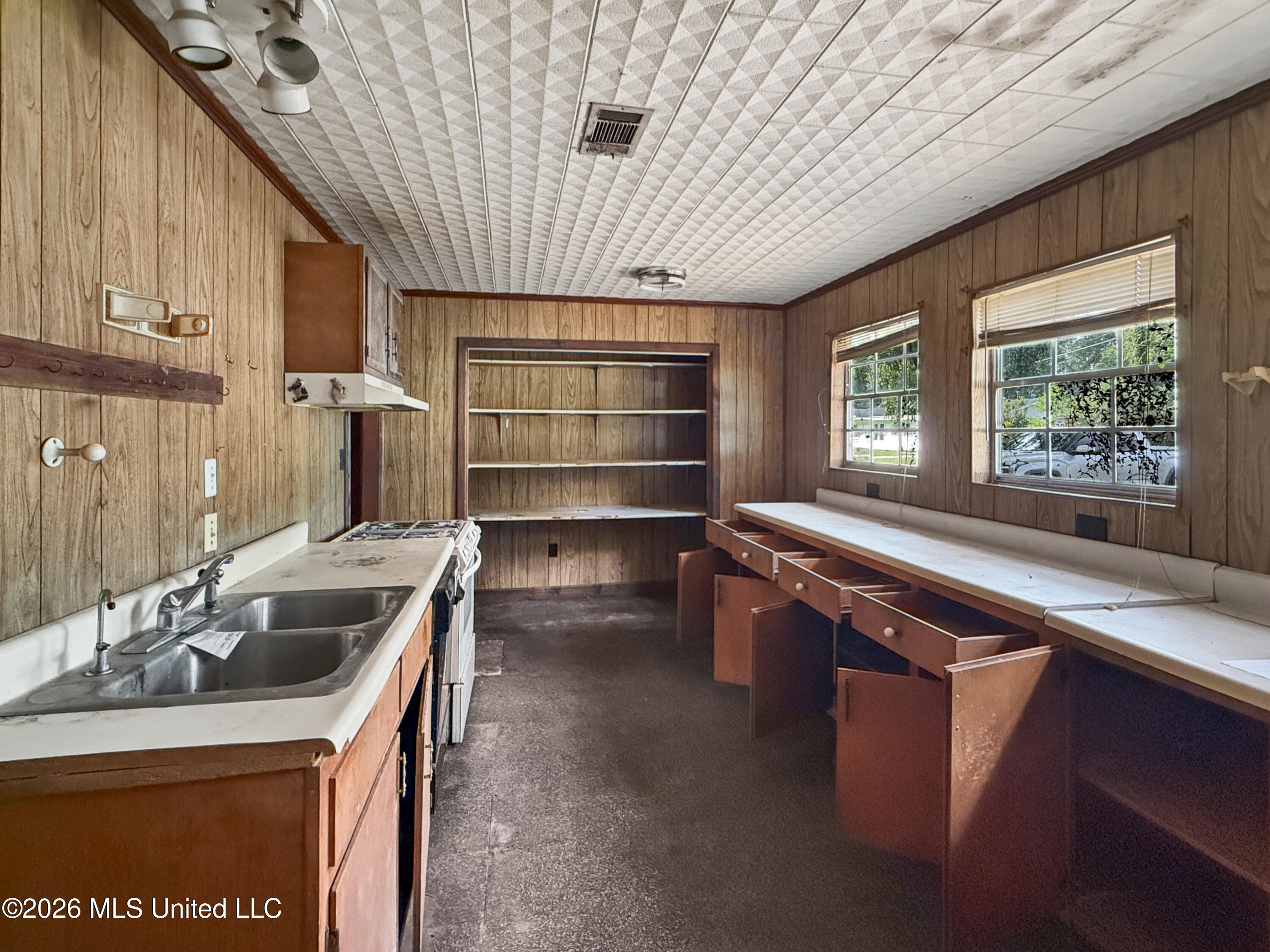 500 Pine Street Property Photo 4
